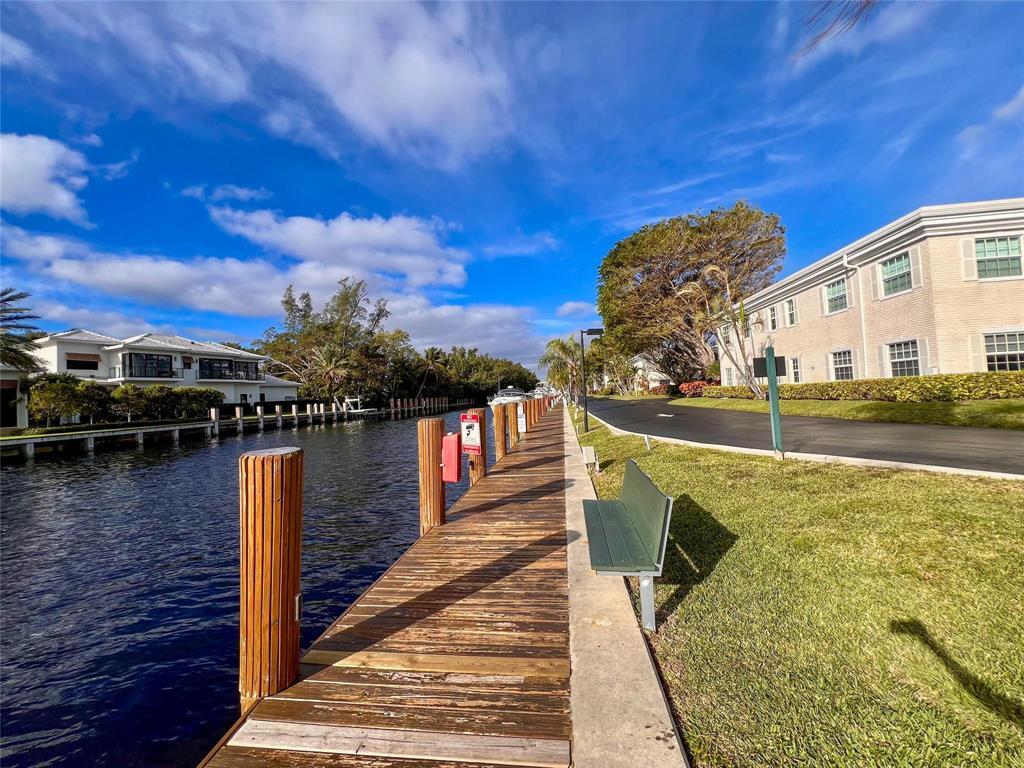 6475 Bay Club Drive 4