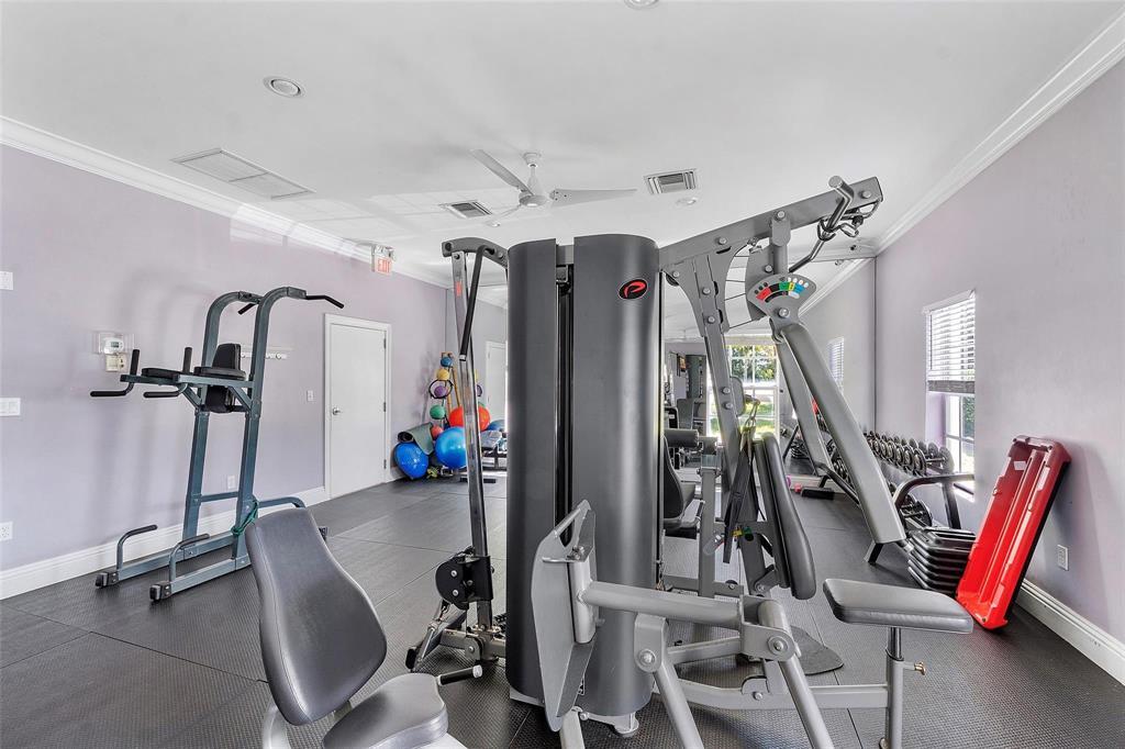 6475 Bay Club Drive 4