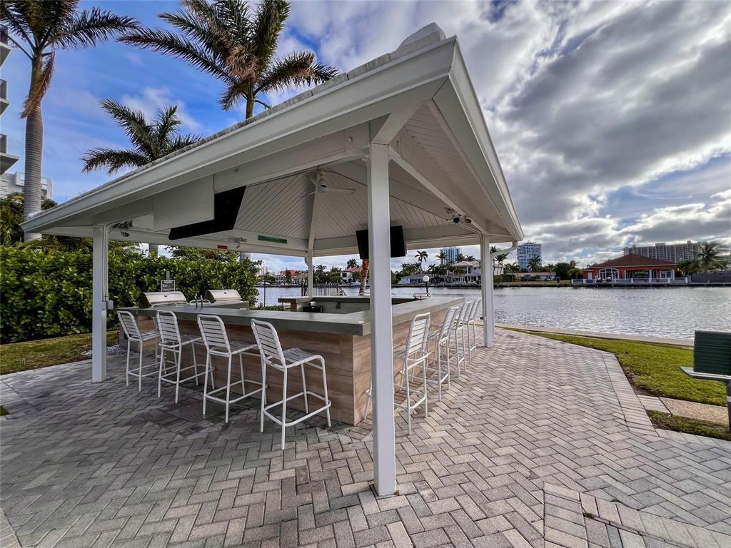 6475 Bay Club Drive 4