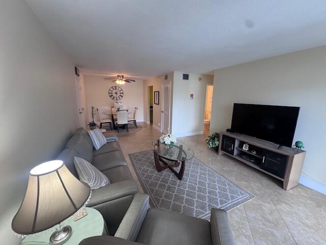 6475 Bay Club Drive 4