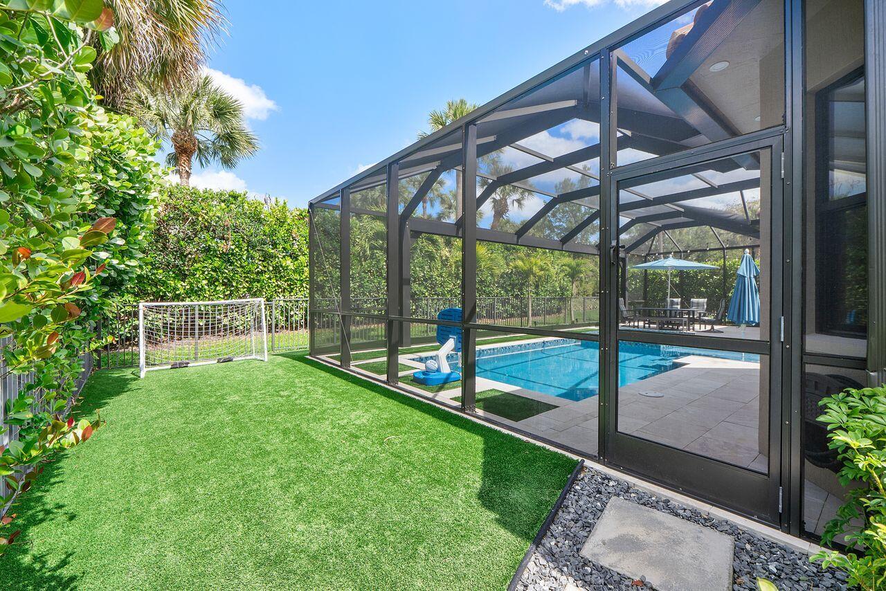 8040 NW 112th Terrace