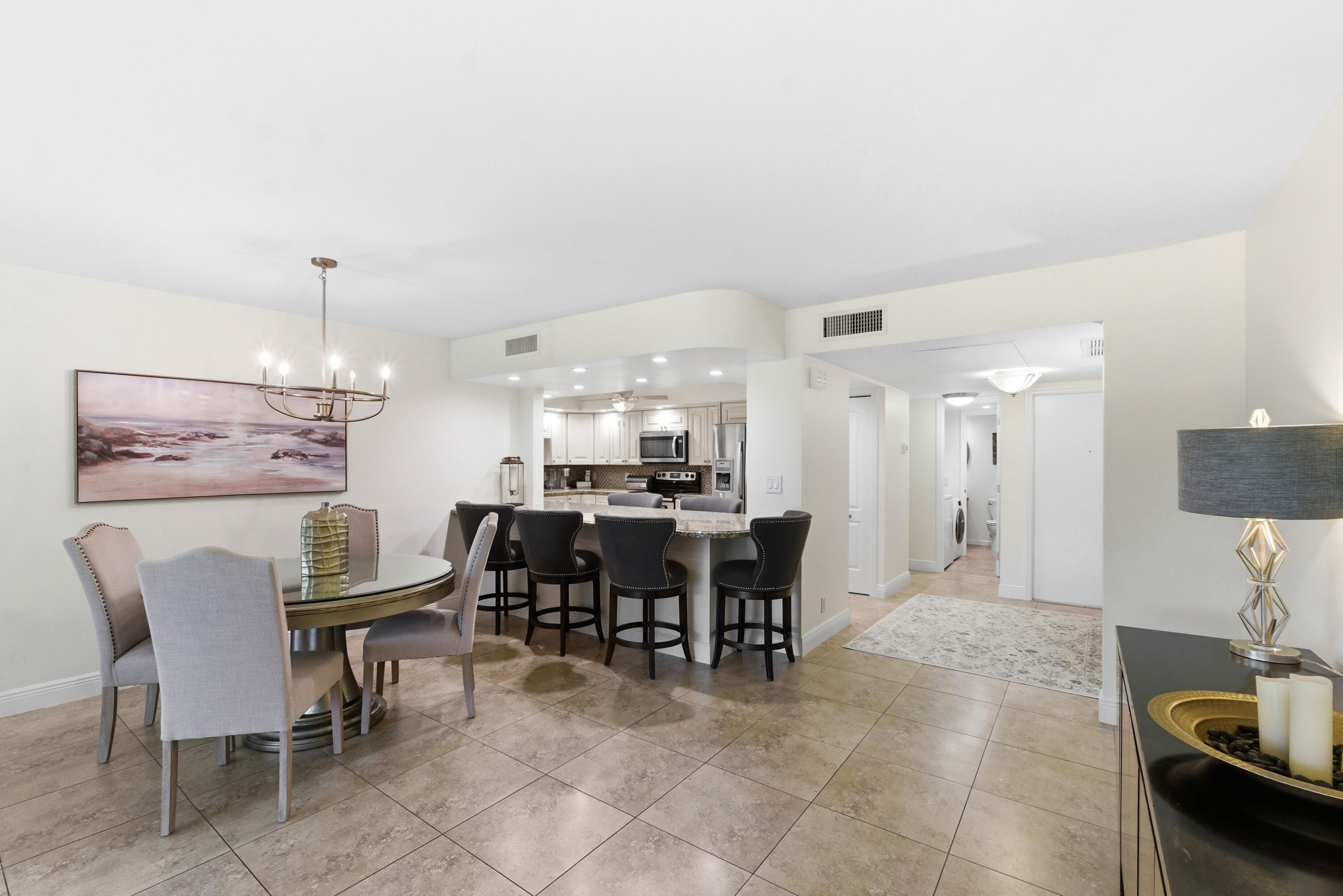 3800 Oaks Clubhouse Drive 106