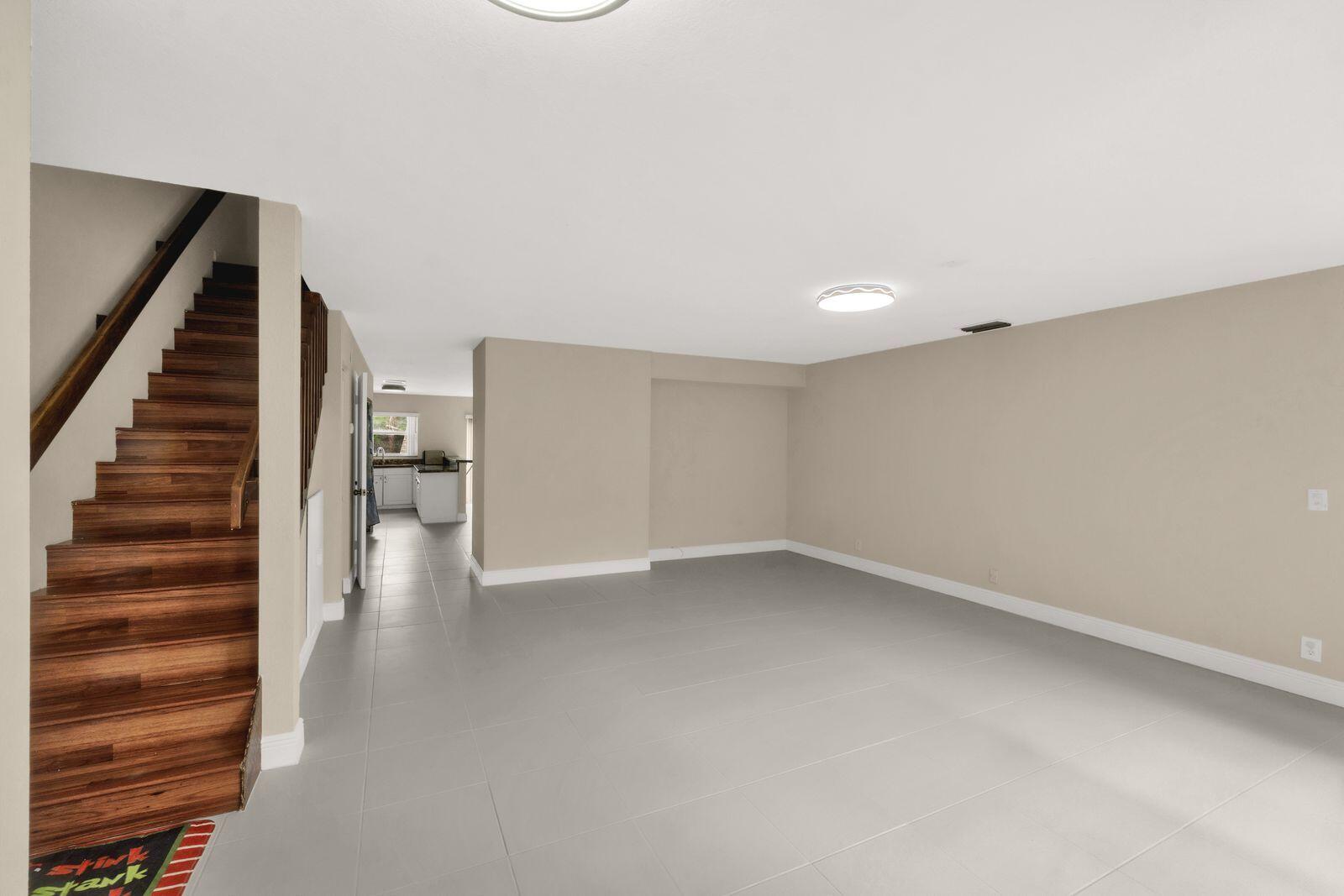 4295 Coral Springs Drive Unit: 3c