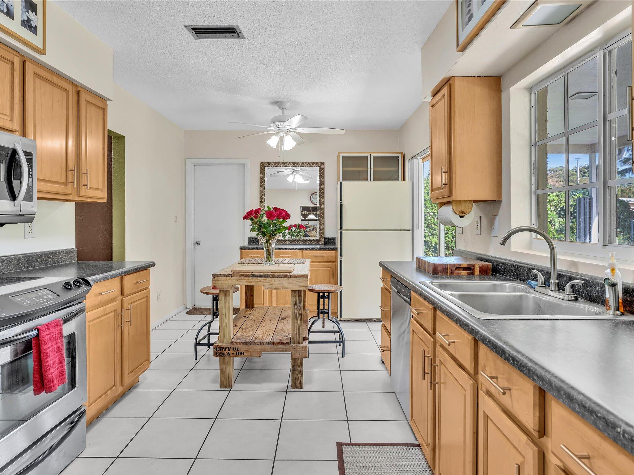 9603 NW 73rd Street