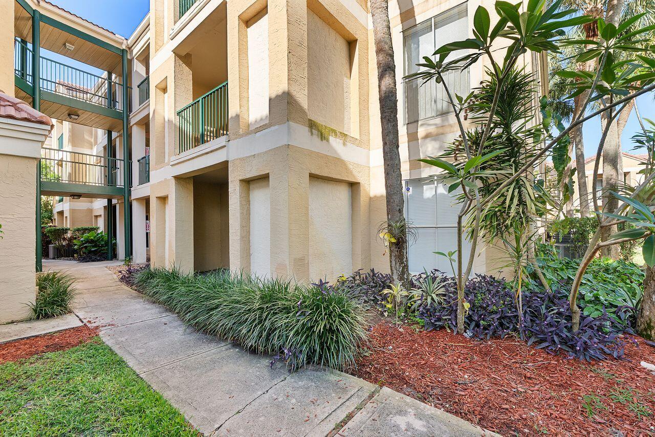 875 Riverside Drive