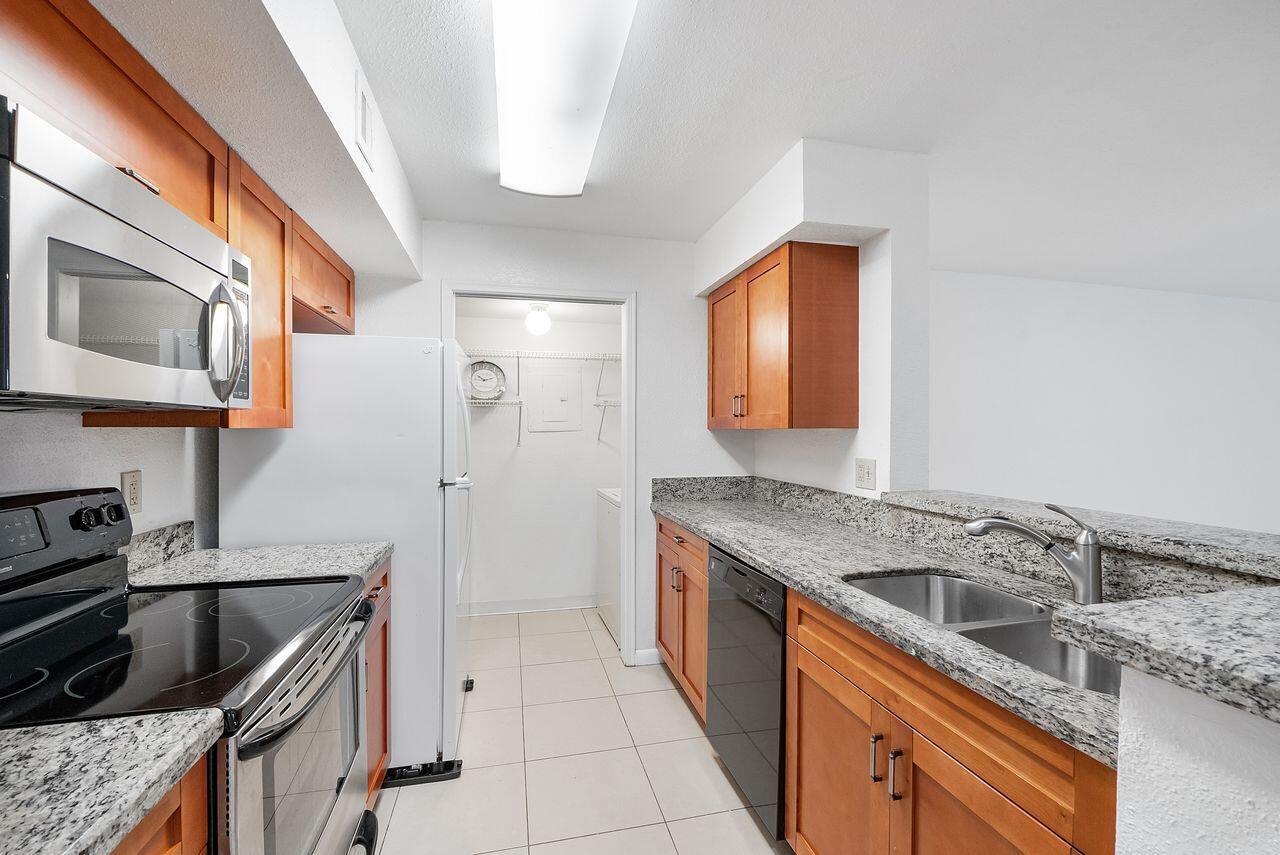 875 Riverside Drive
