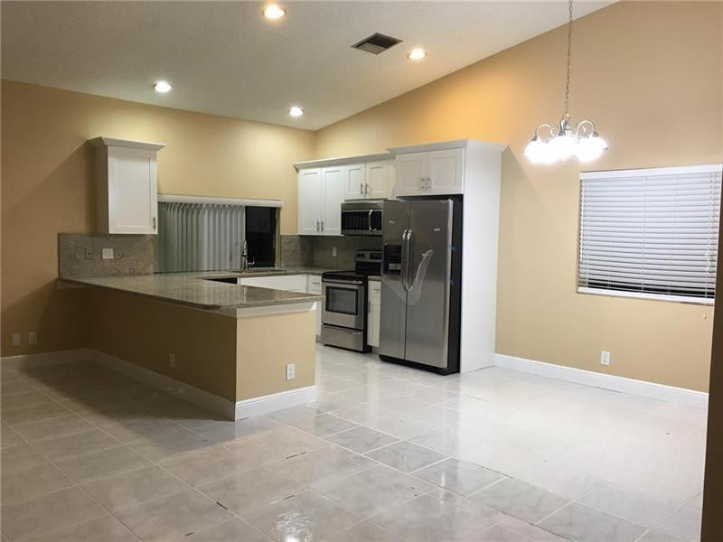 9555 NW 25th Court