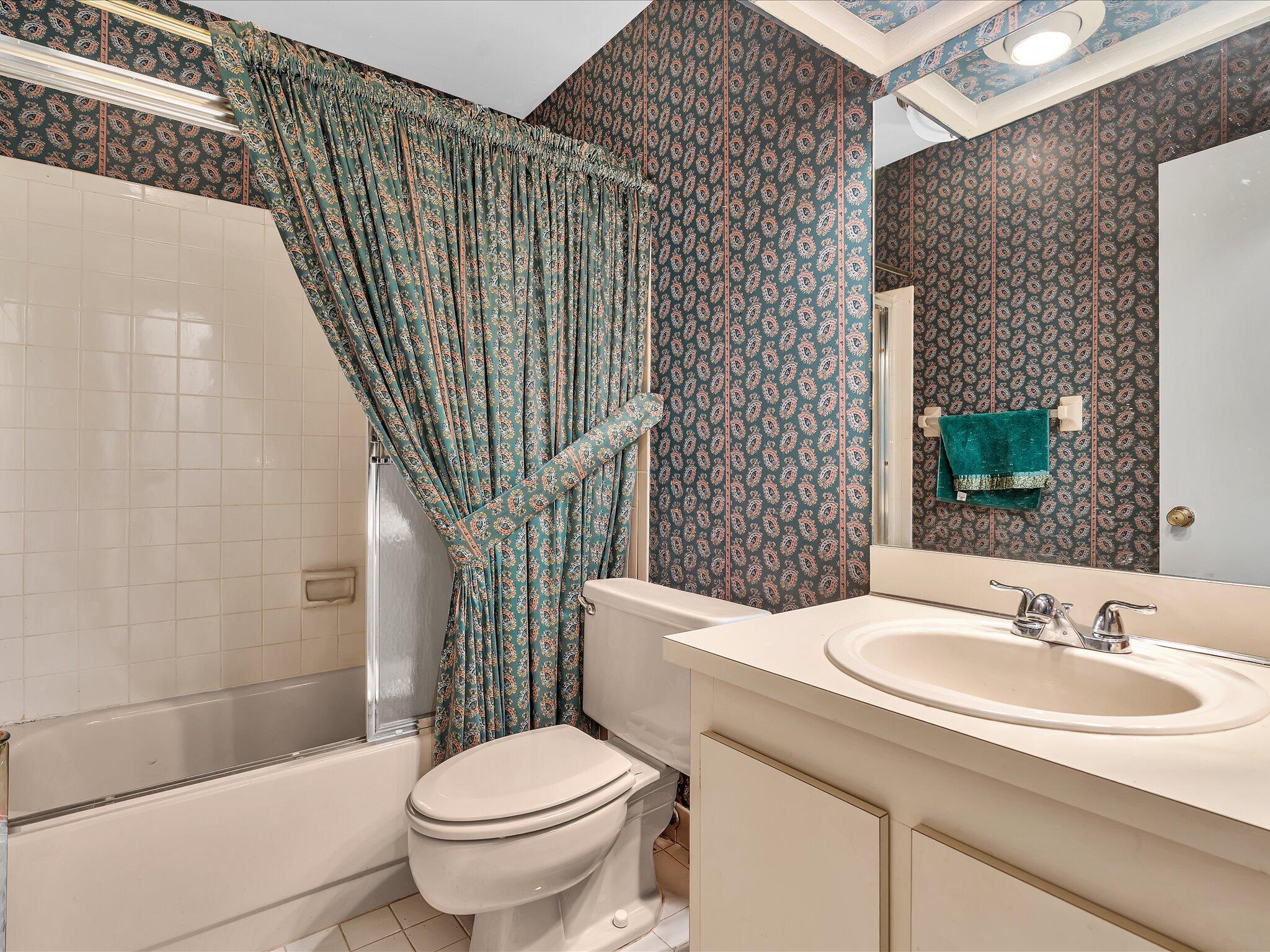 8949 NW 9th Place