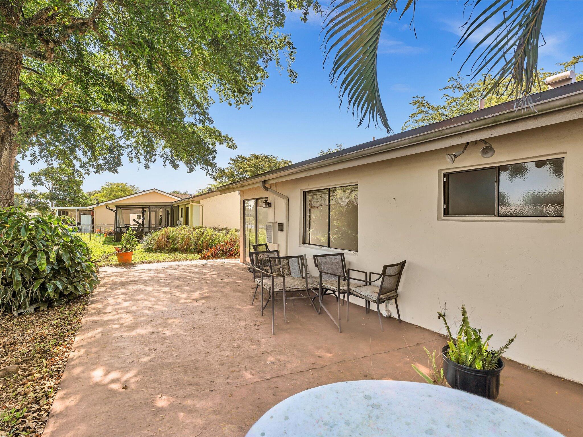 8949 NW 9th Place
