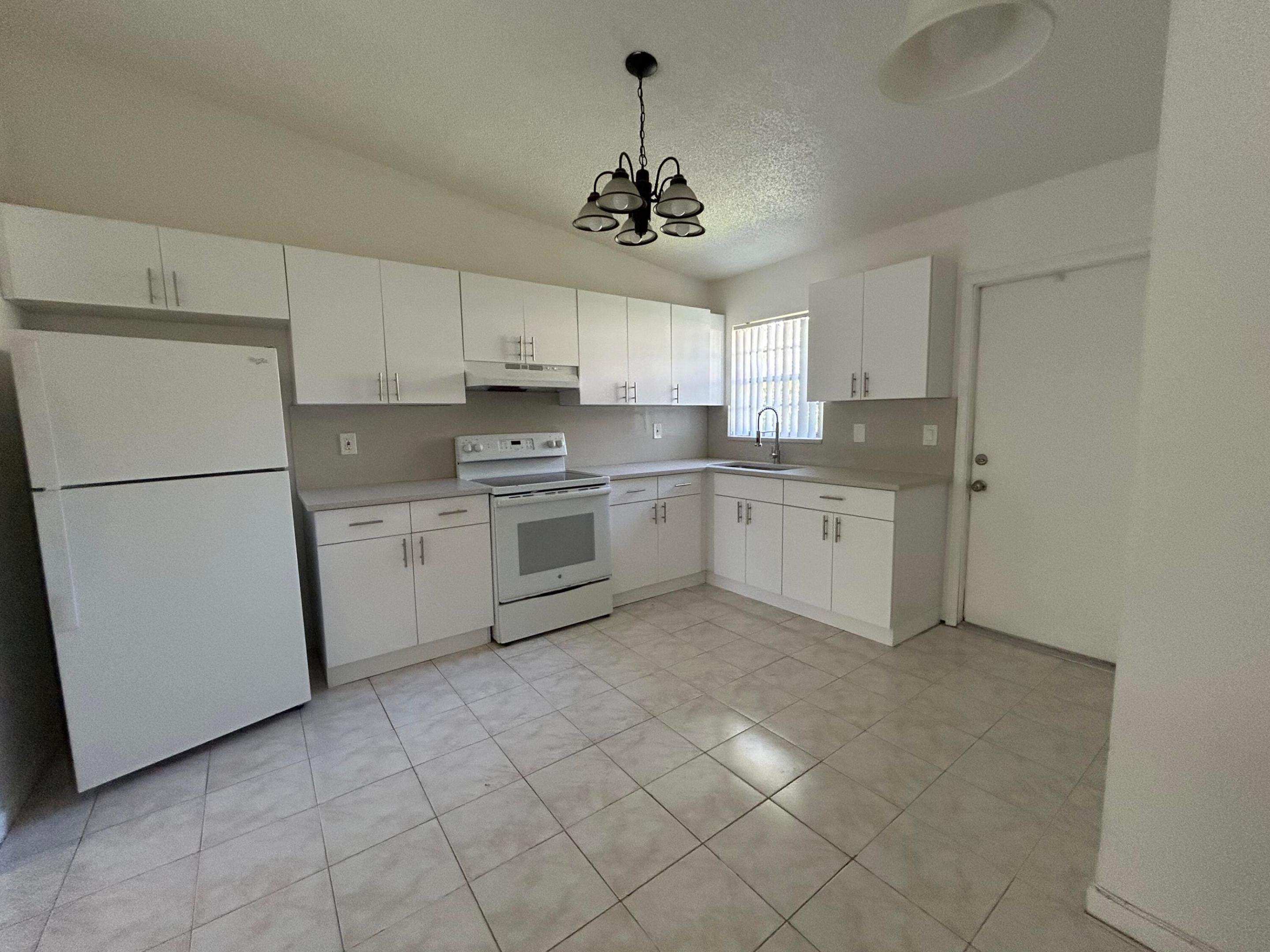 6140 SW 41st Court 1