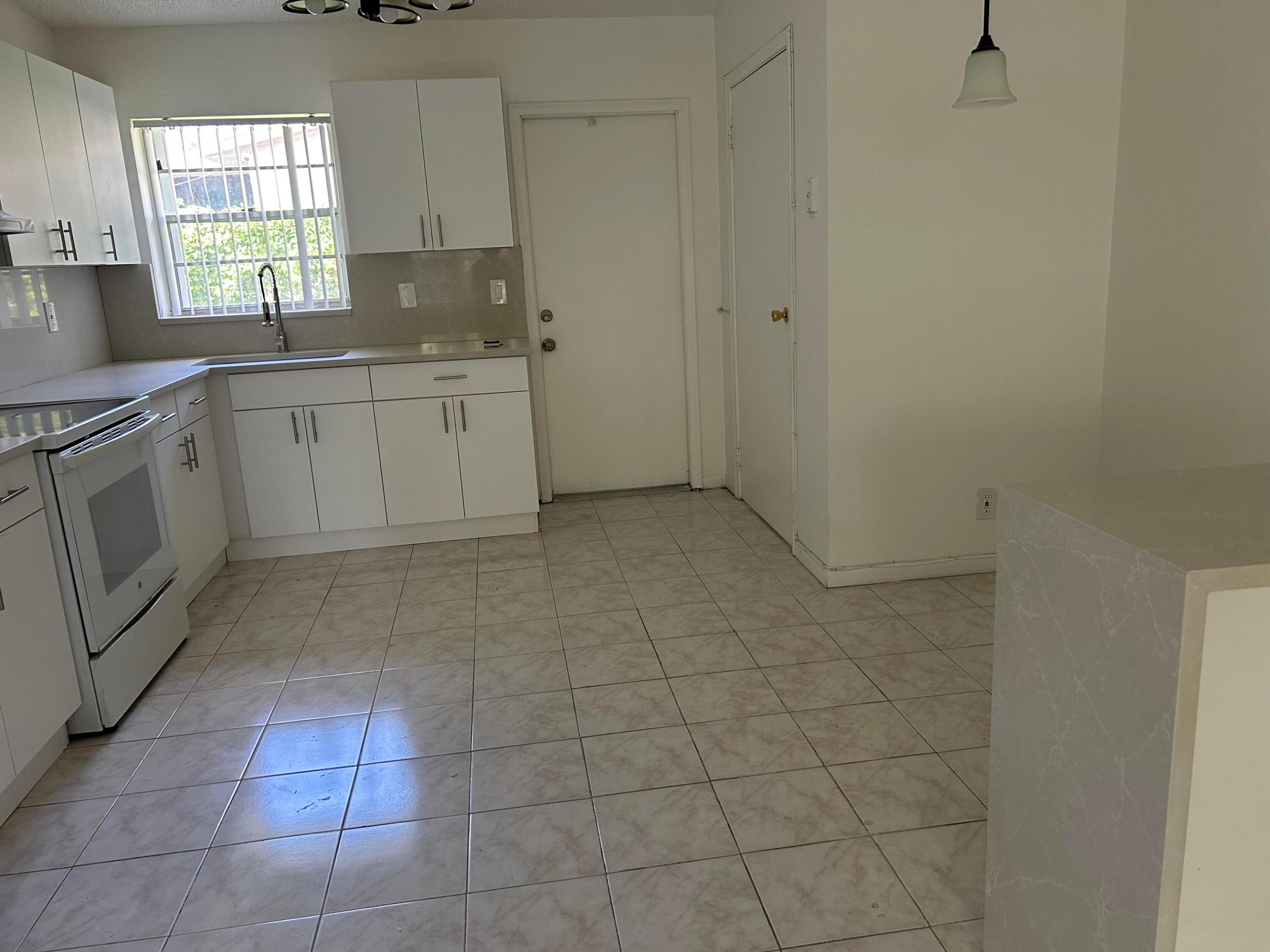6140 SW 41st Court 1