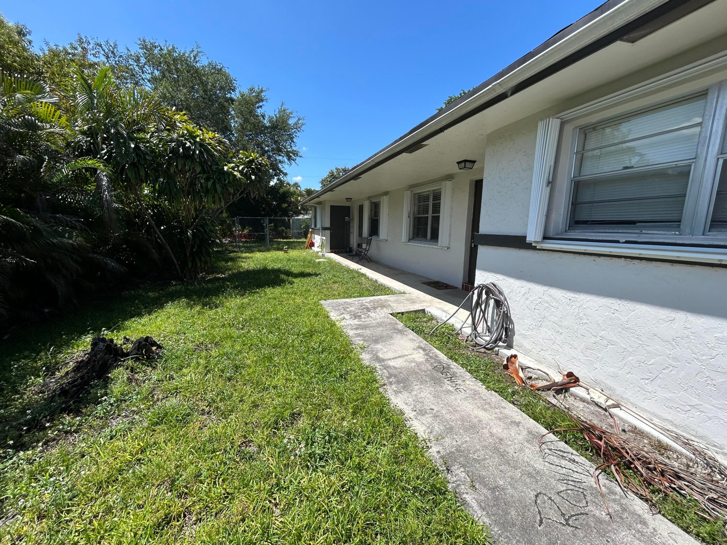 6140 SW 41st Court 1