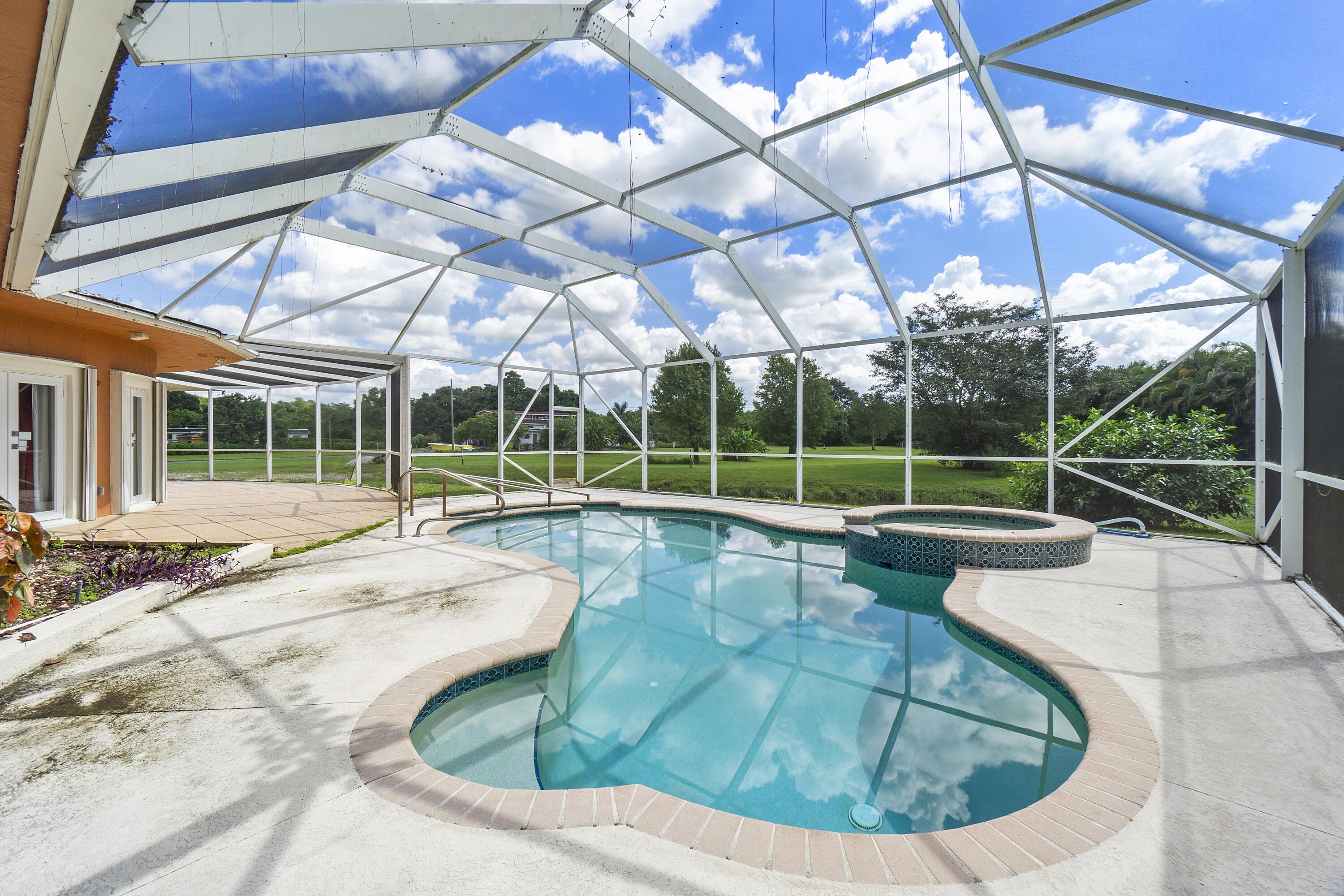 7600 NW 82nd Terrace
