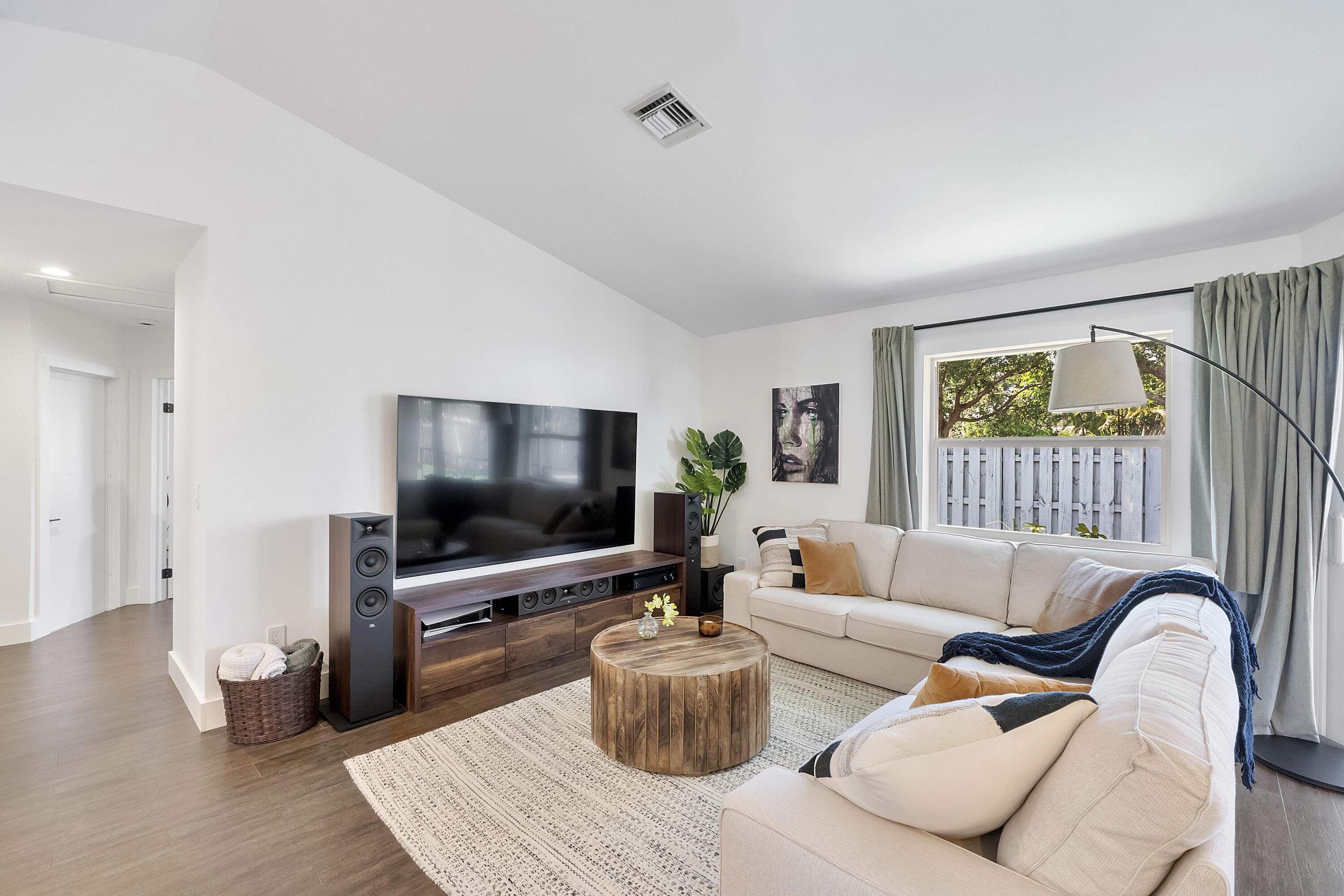 9800 NW 9th Court