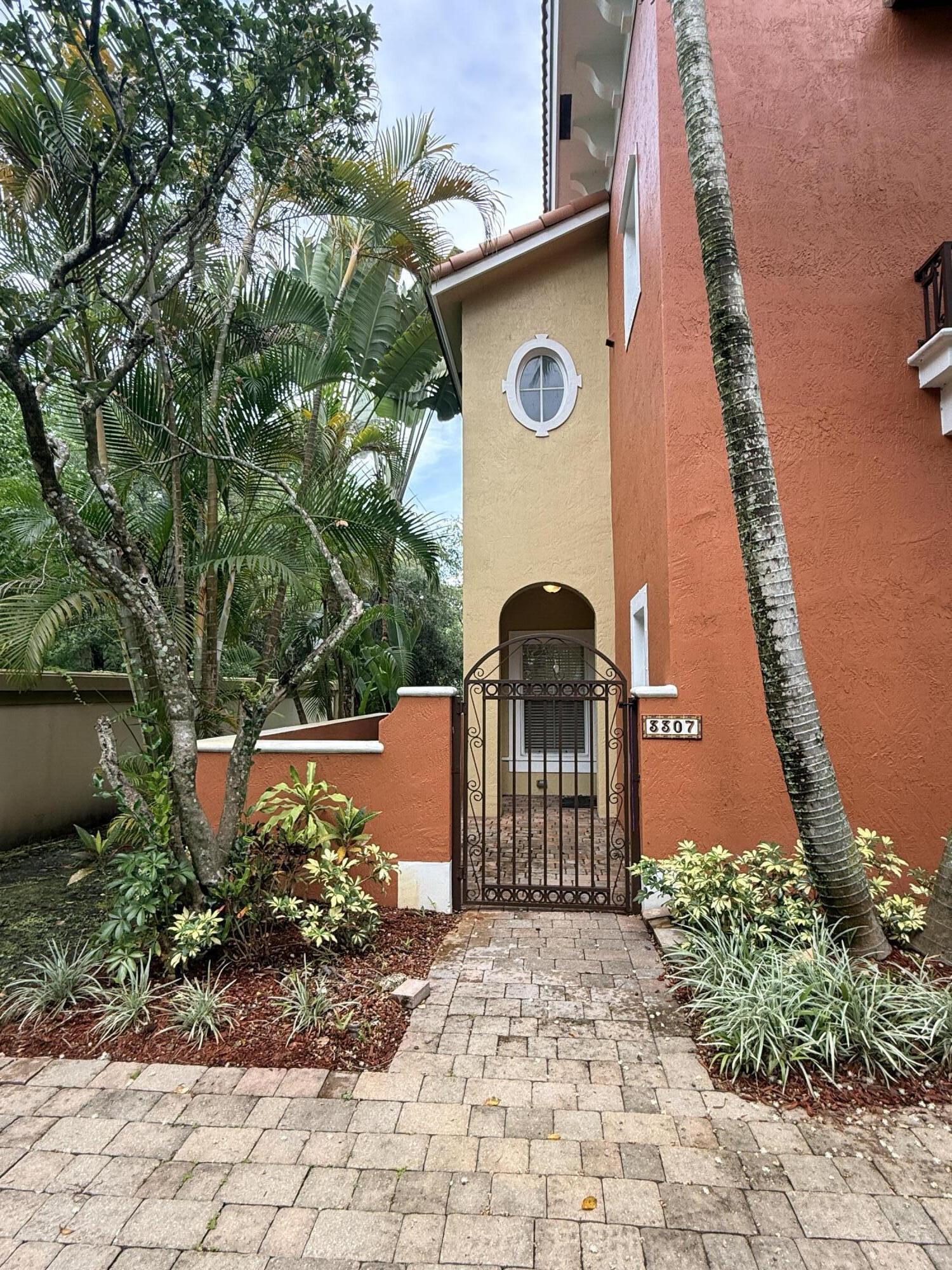 3307 Merrick Lane 1004