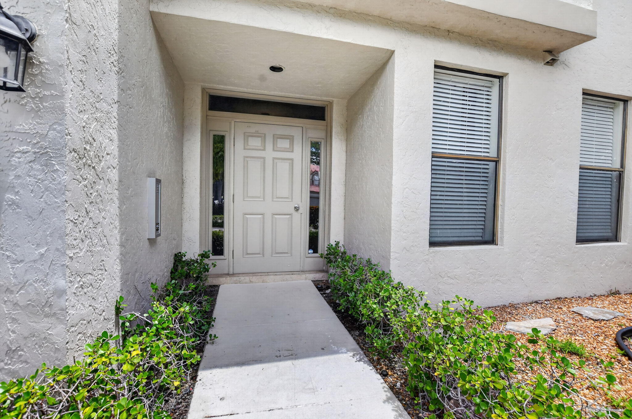 5801 Coach House Circle E