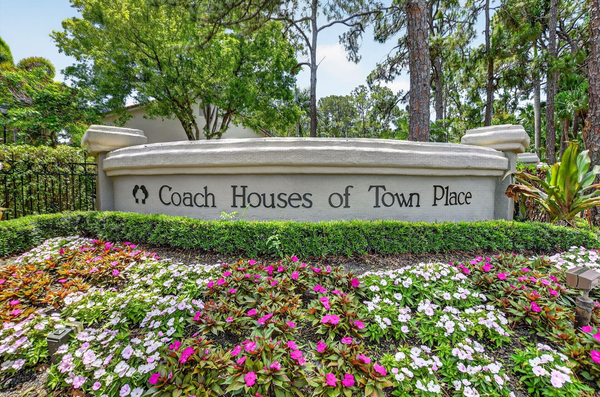 5801 Coach House Circle E