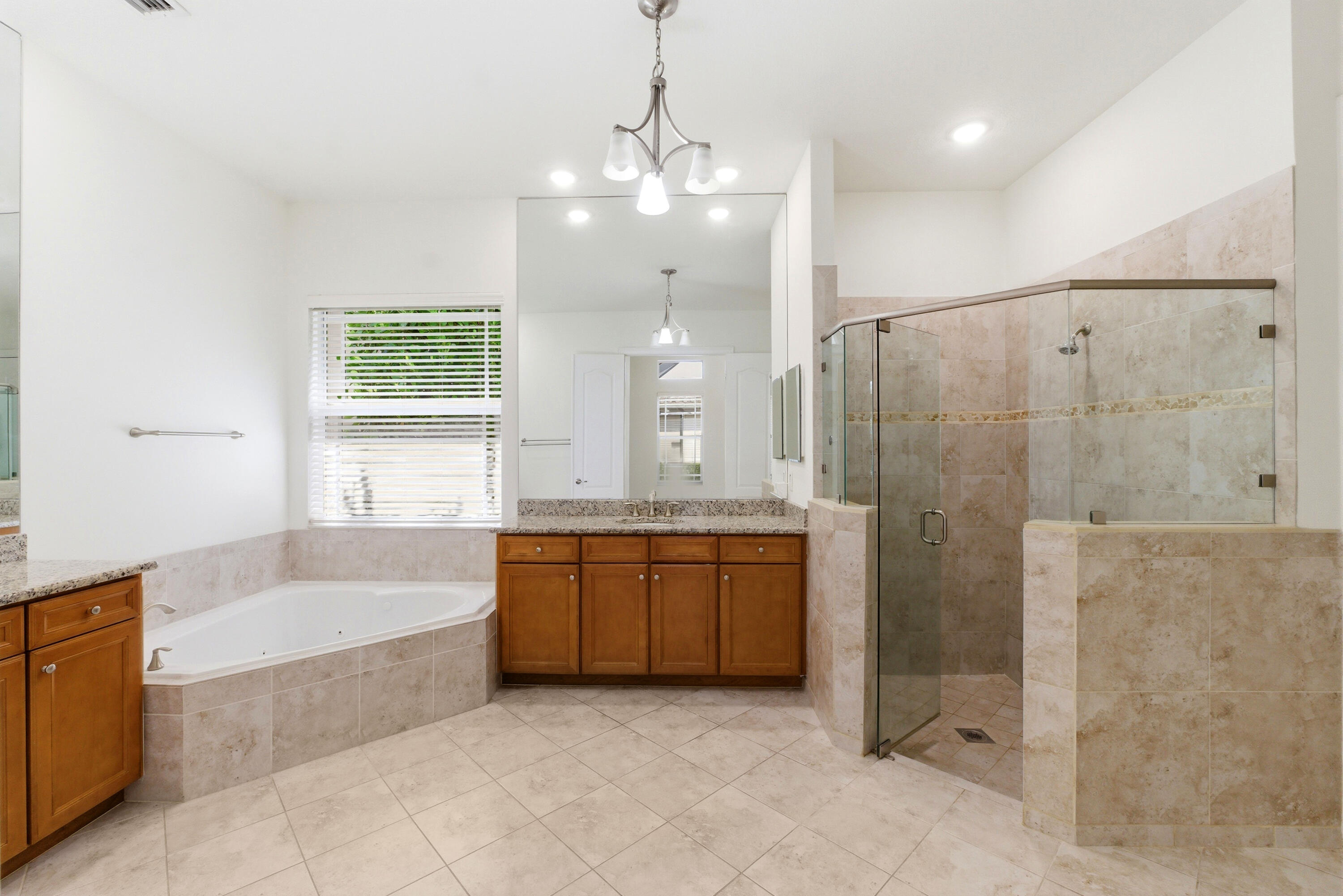 9871 Lakeview Lane