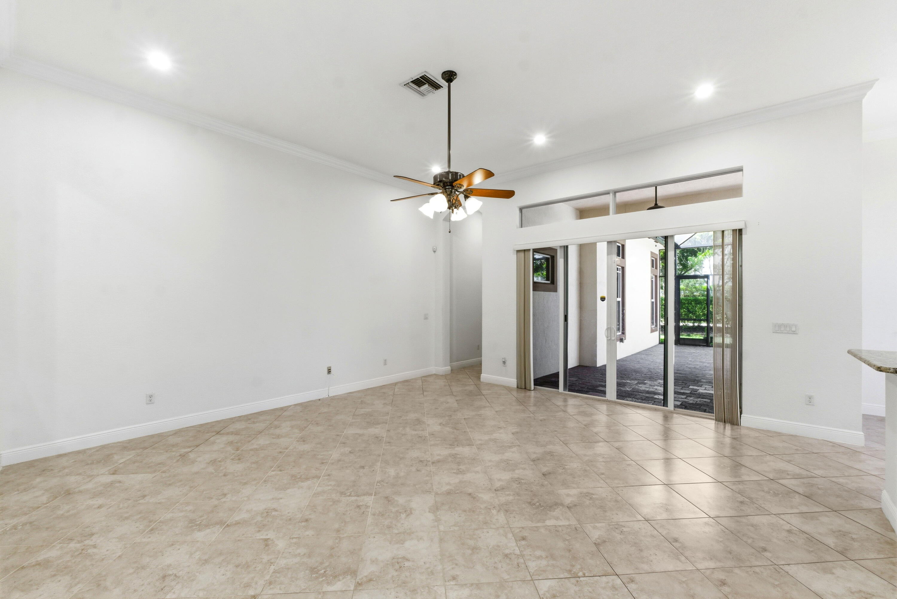 9871 Lakeview Lane