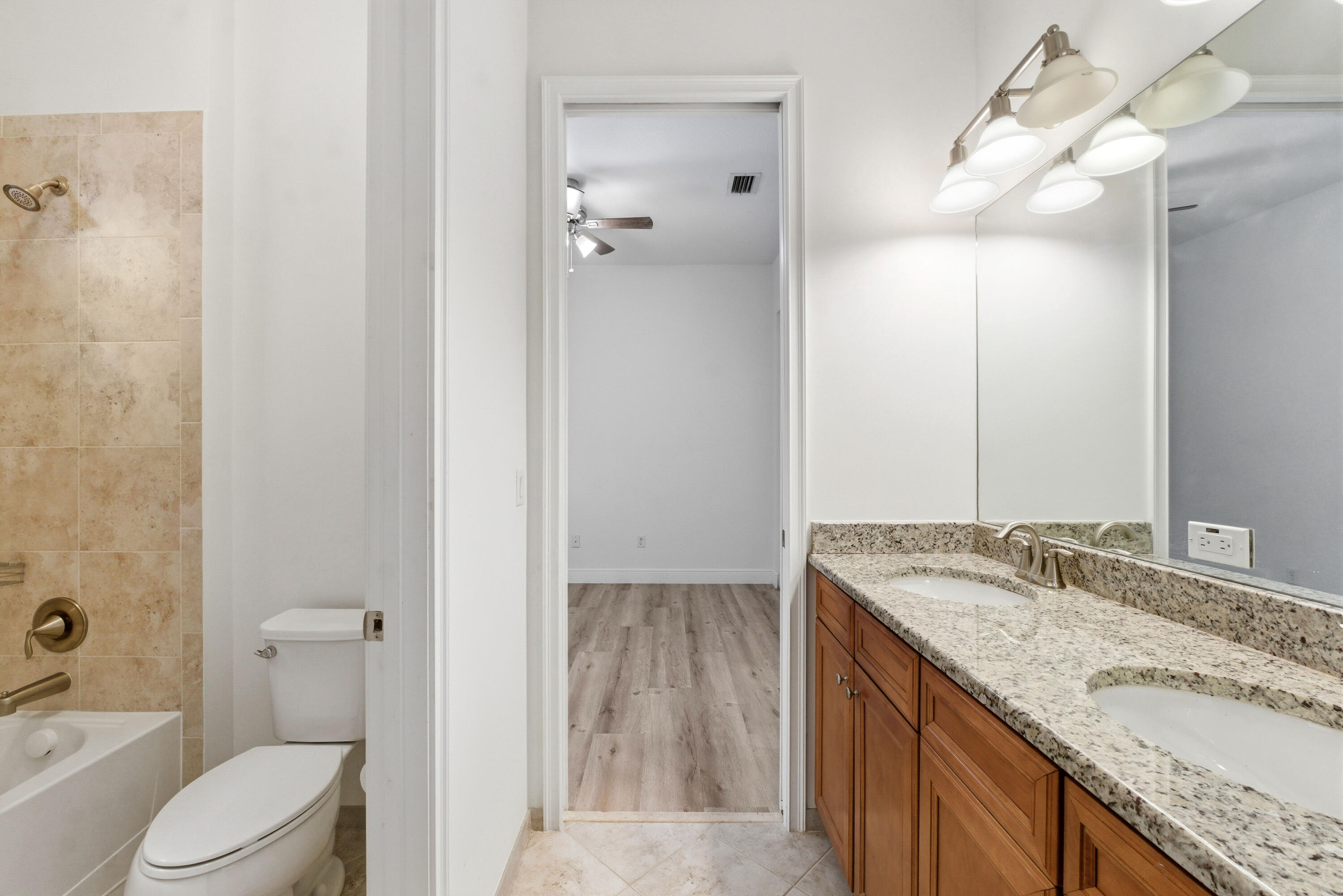 9871 Lakeview Lane