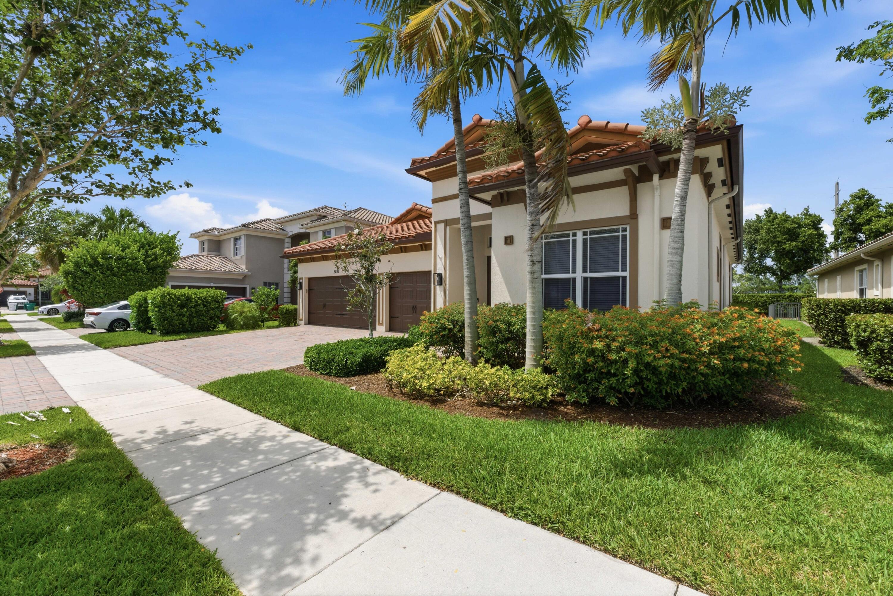 9871 Lakeview Lane