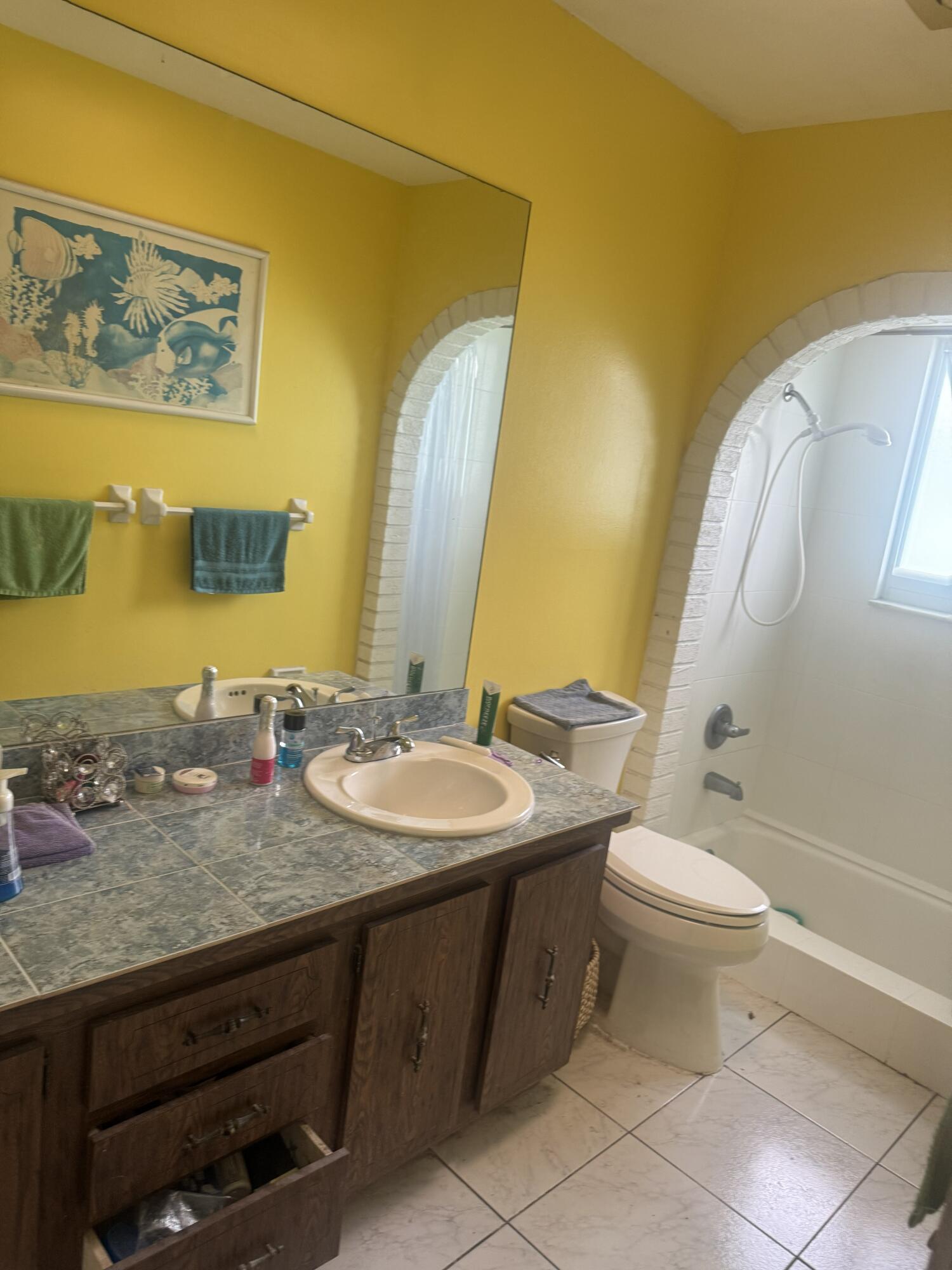 1641 NW 36th Court