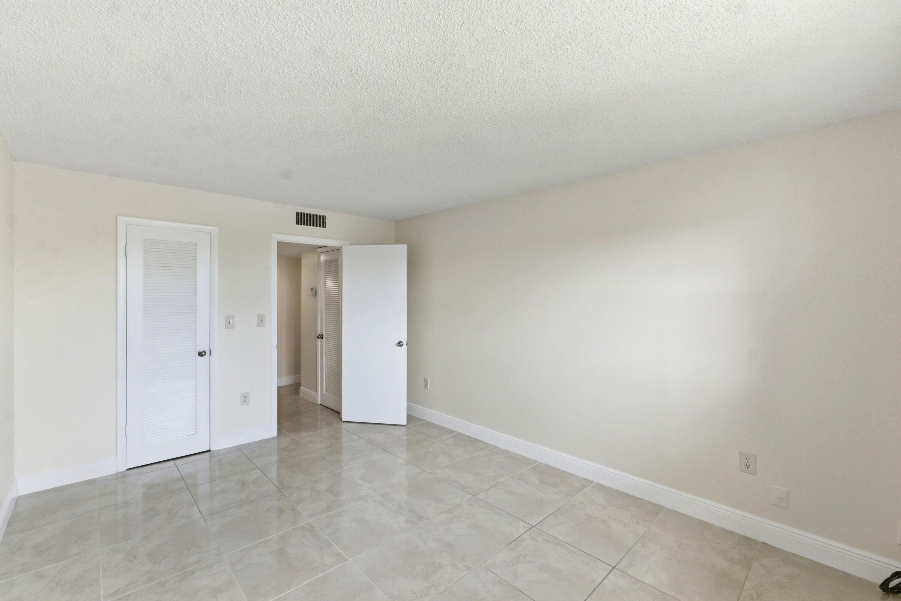 2651 E Sunrise Lakes Drive E Unit: 308