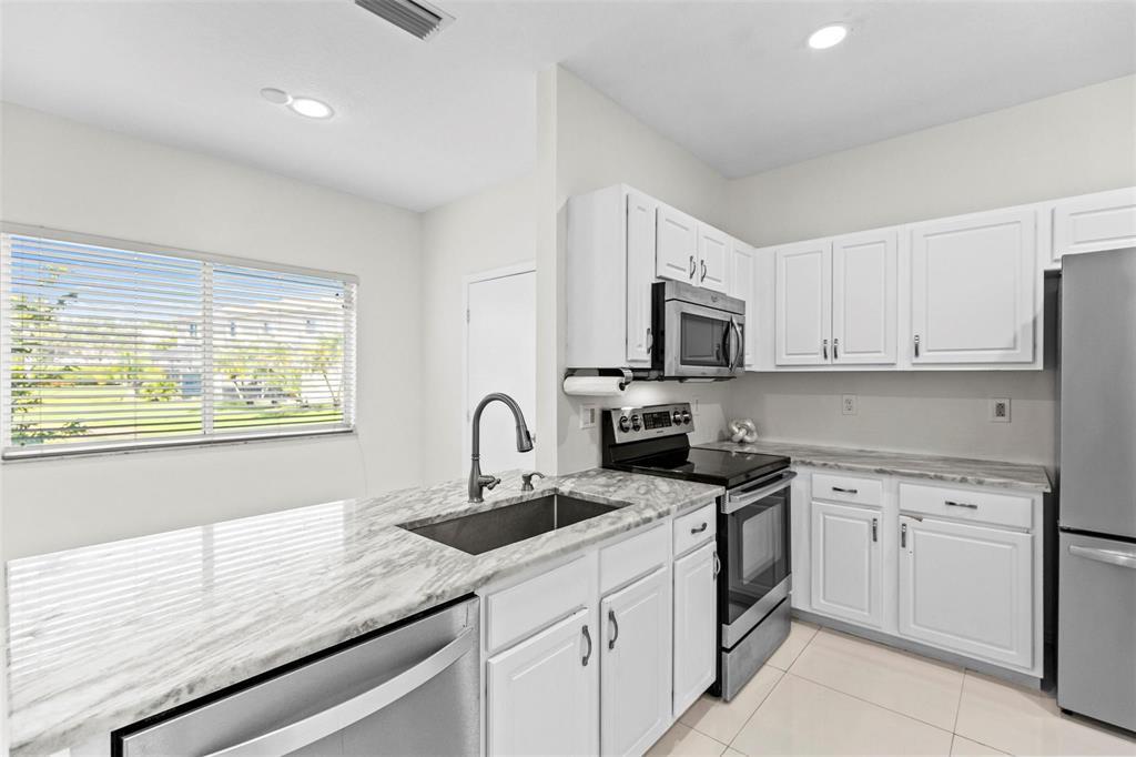 4722 Lago Vista Drive