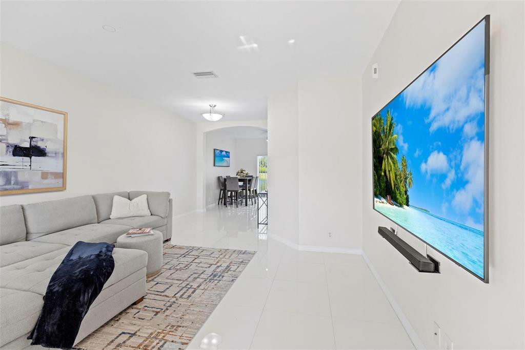 4722 Lago Vista Drive