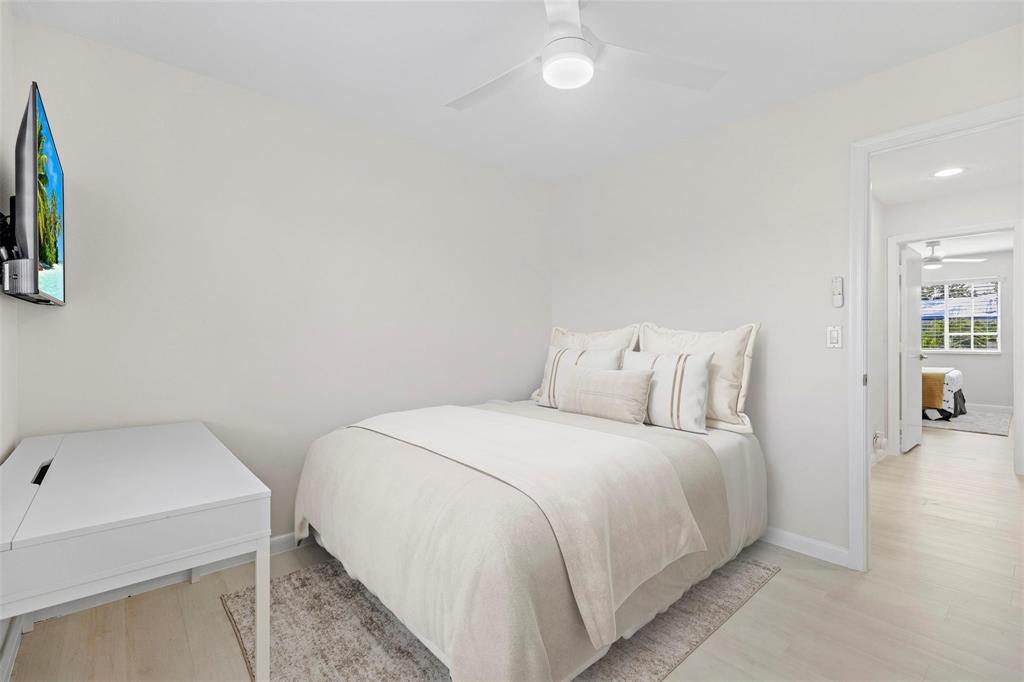 4722 Lago Vista Drive