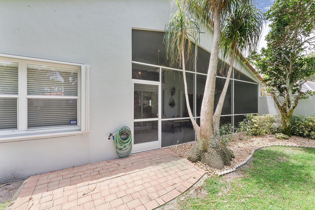 6643 Sherbrook Drive