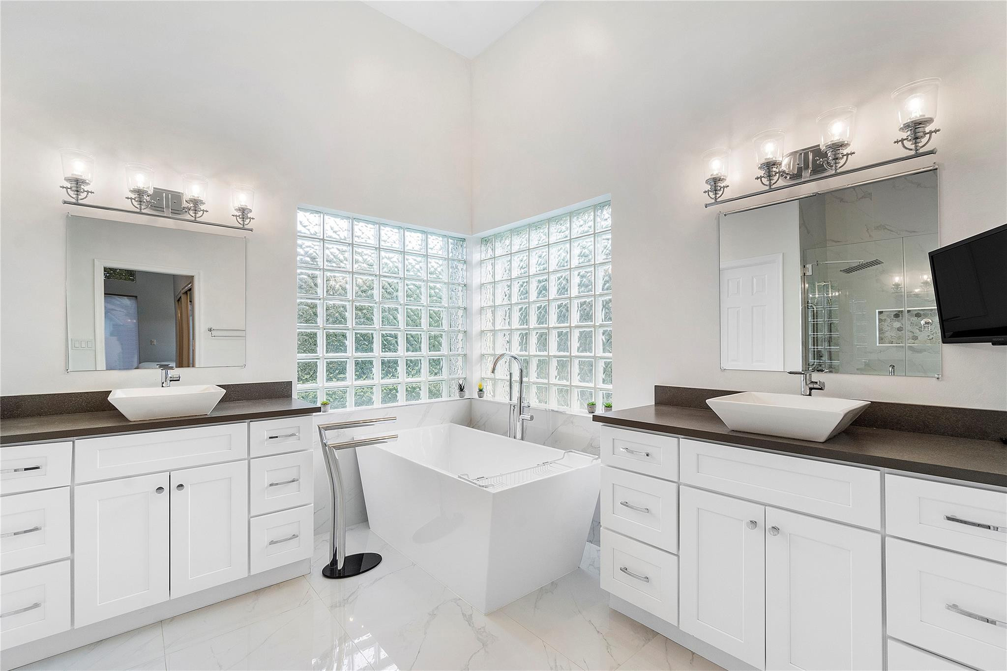 5920 NW 97th Drive