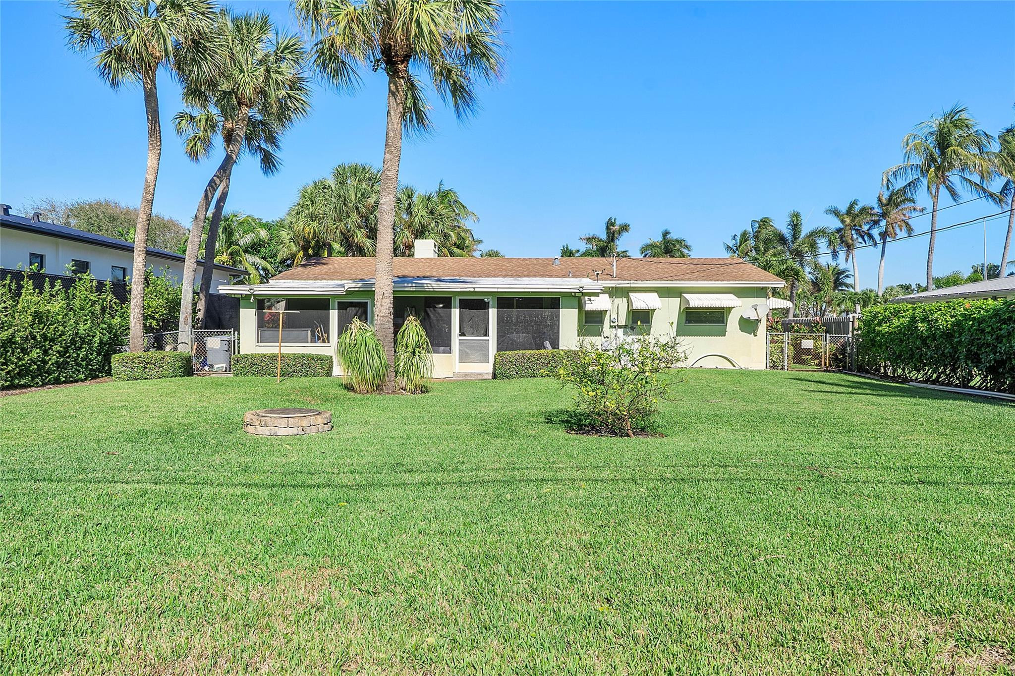 908 Roberts Road