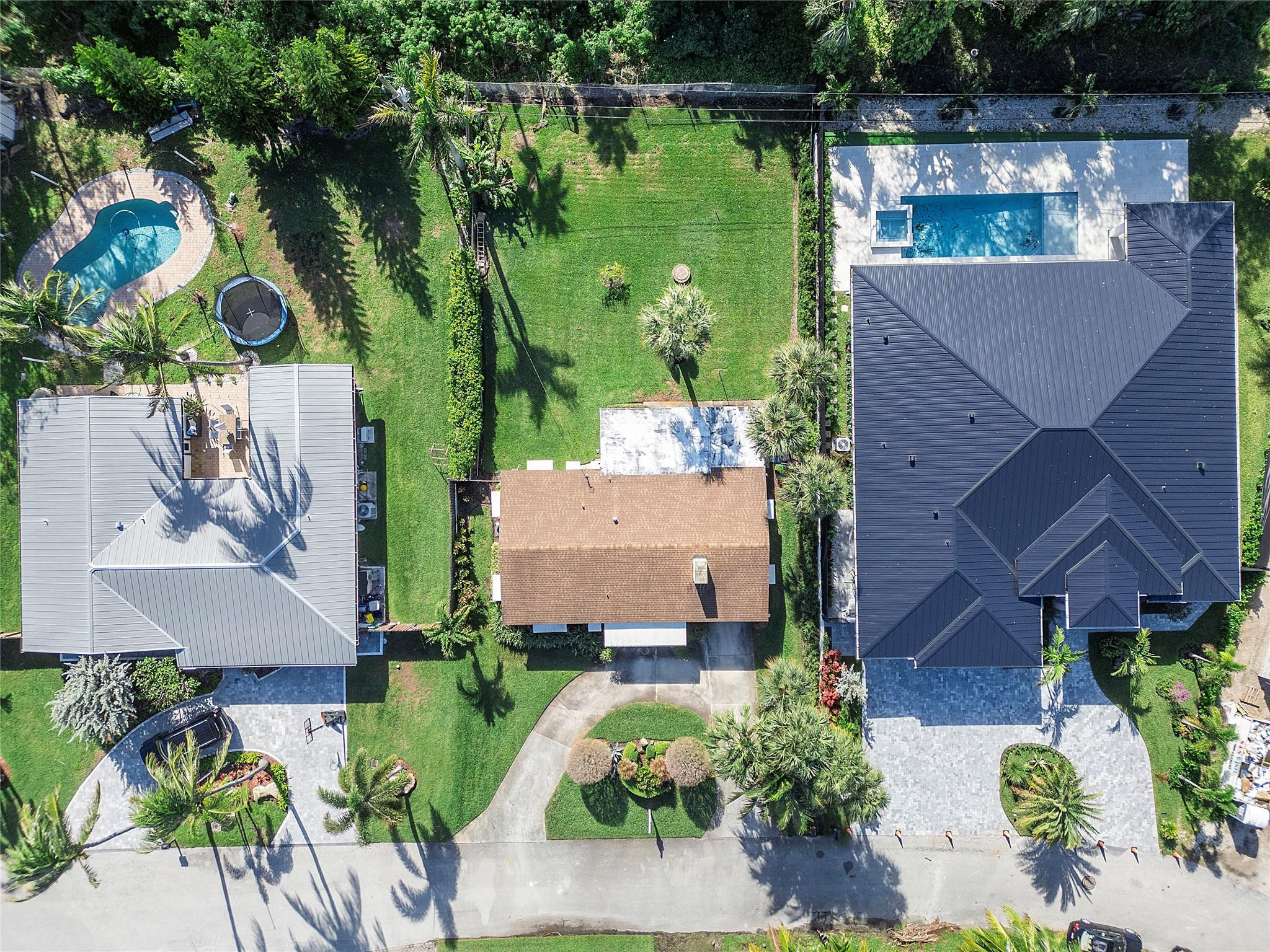 908 Roberts Road