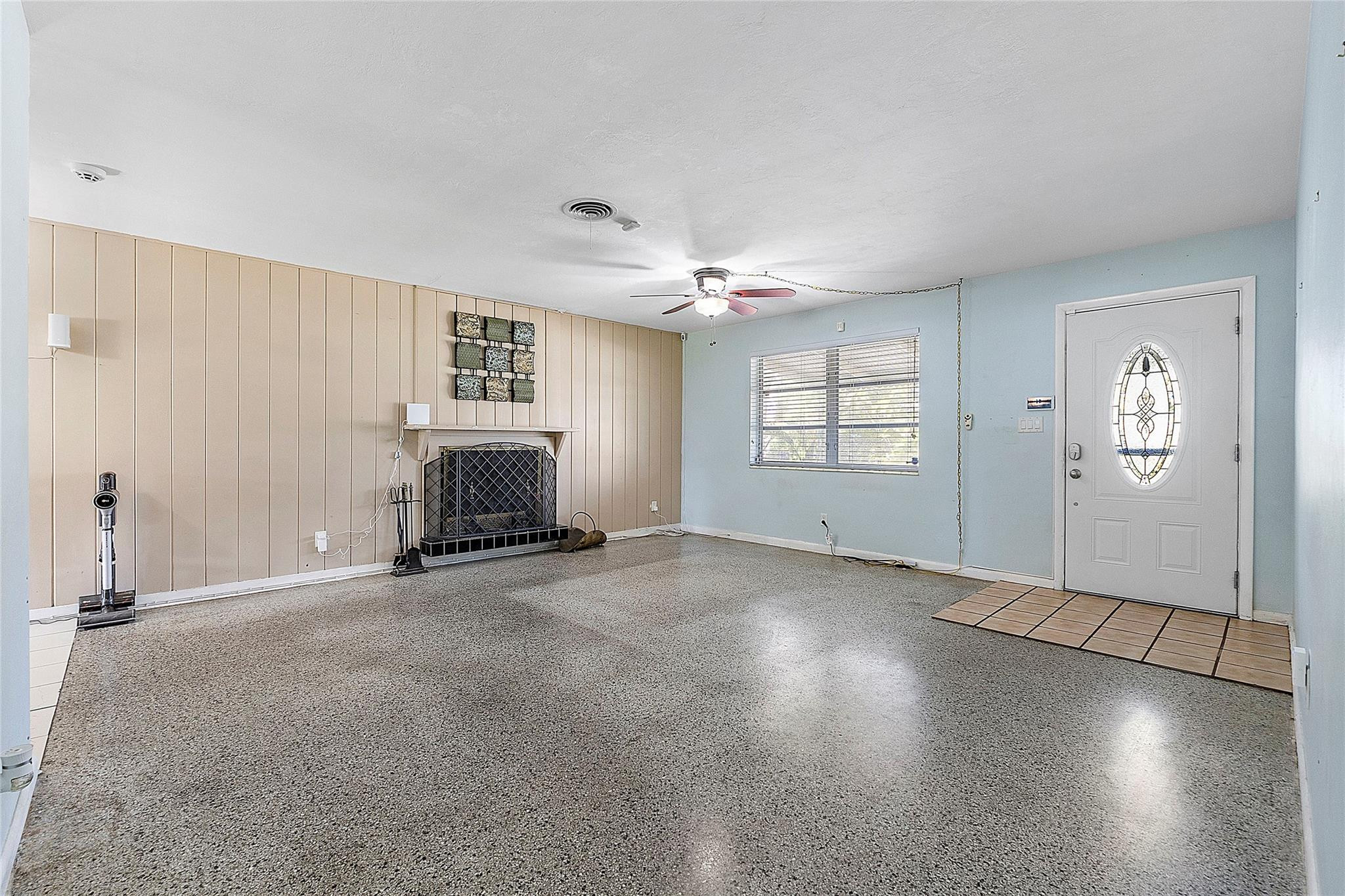 908 Roberts Road