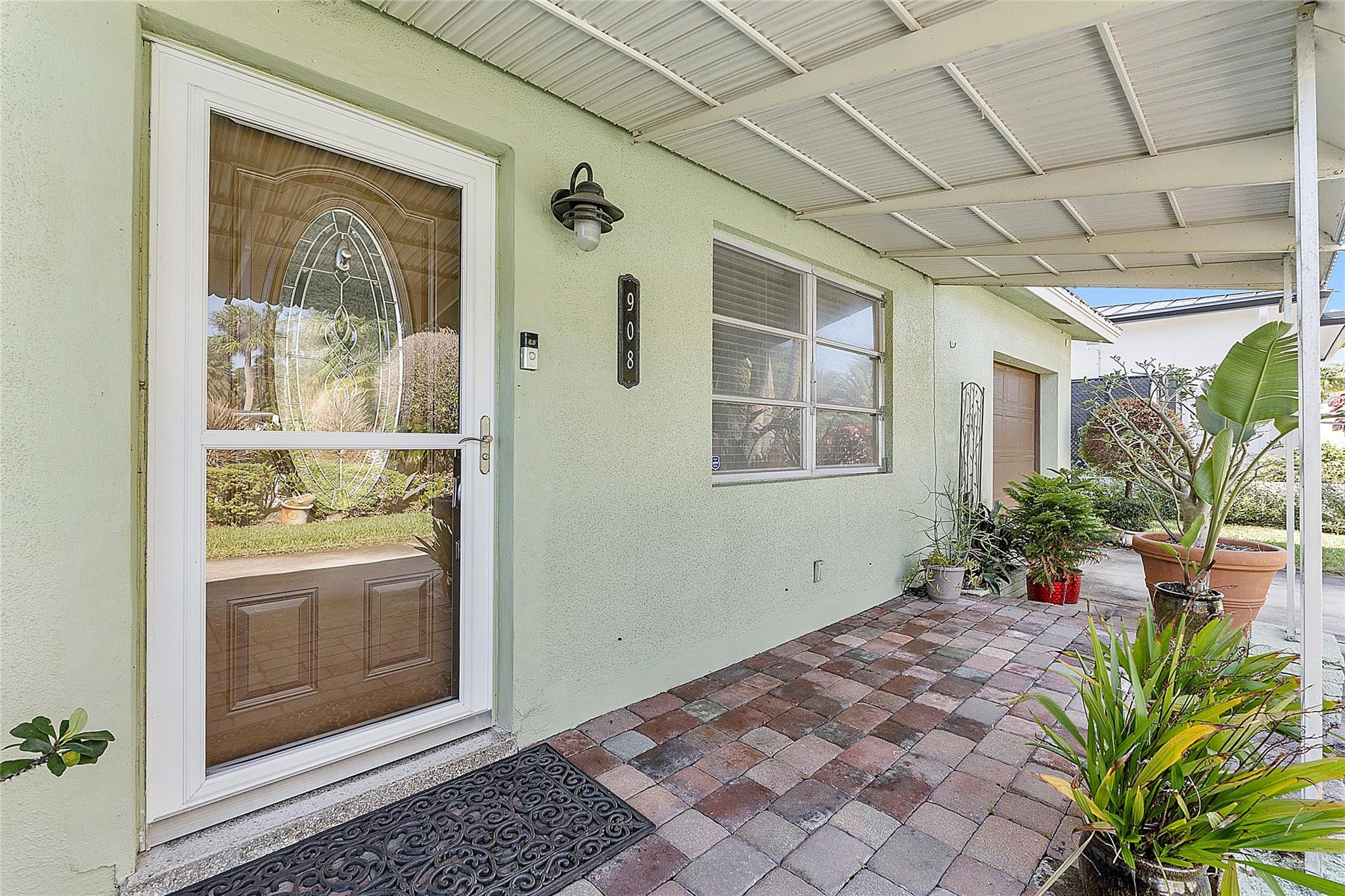 908 Roberts Road