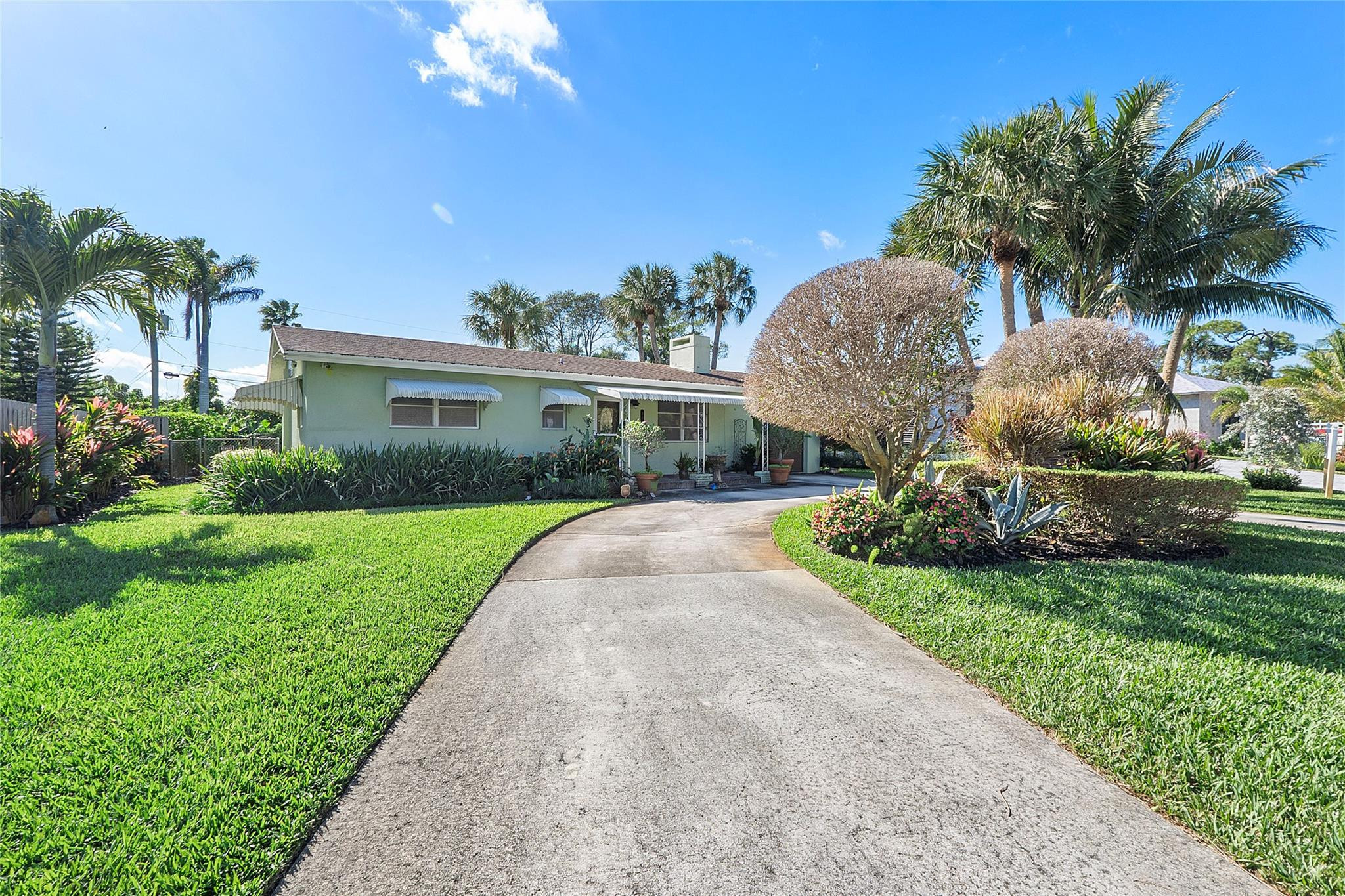 908 Roberts Road