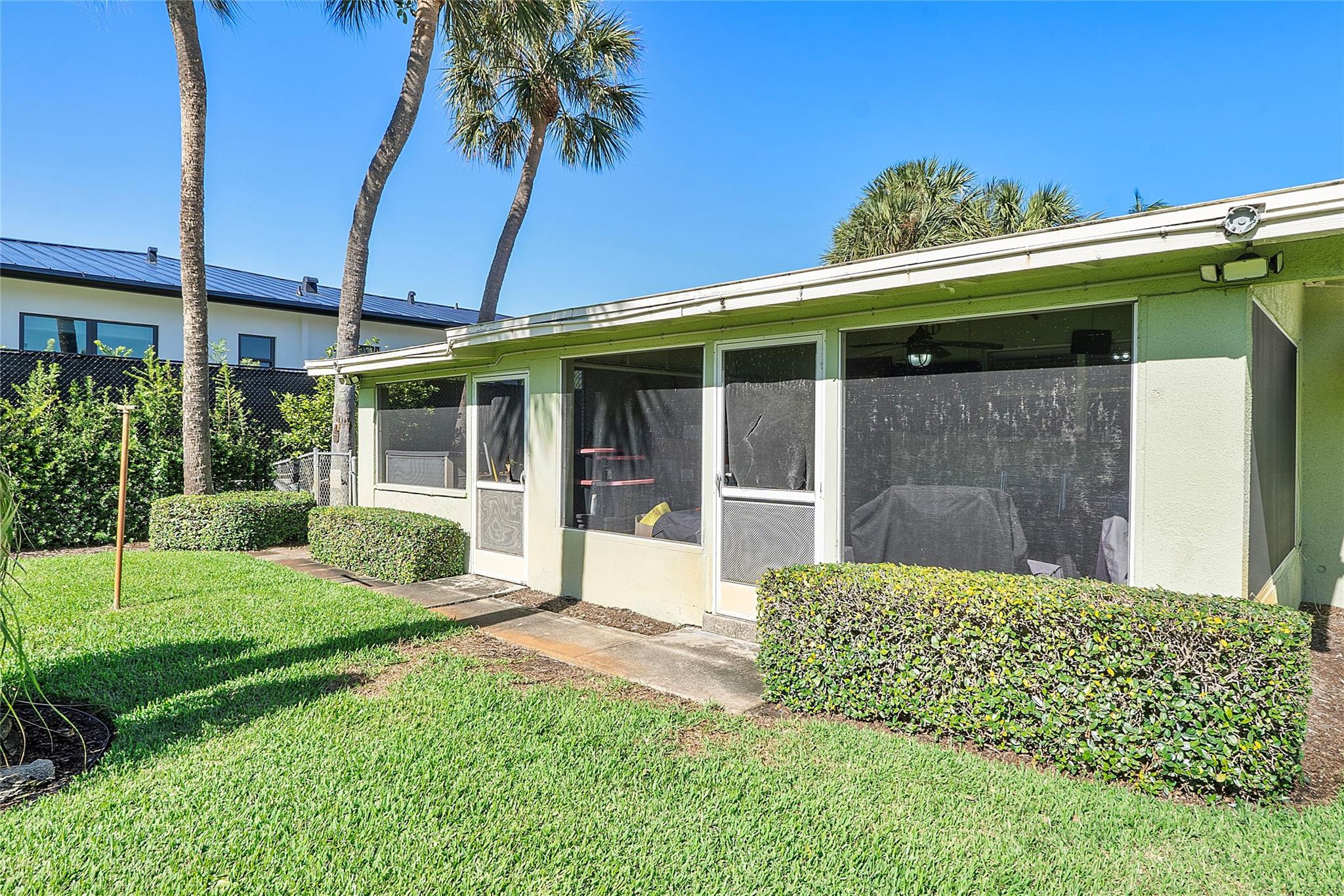 908 Roberts Road