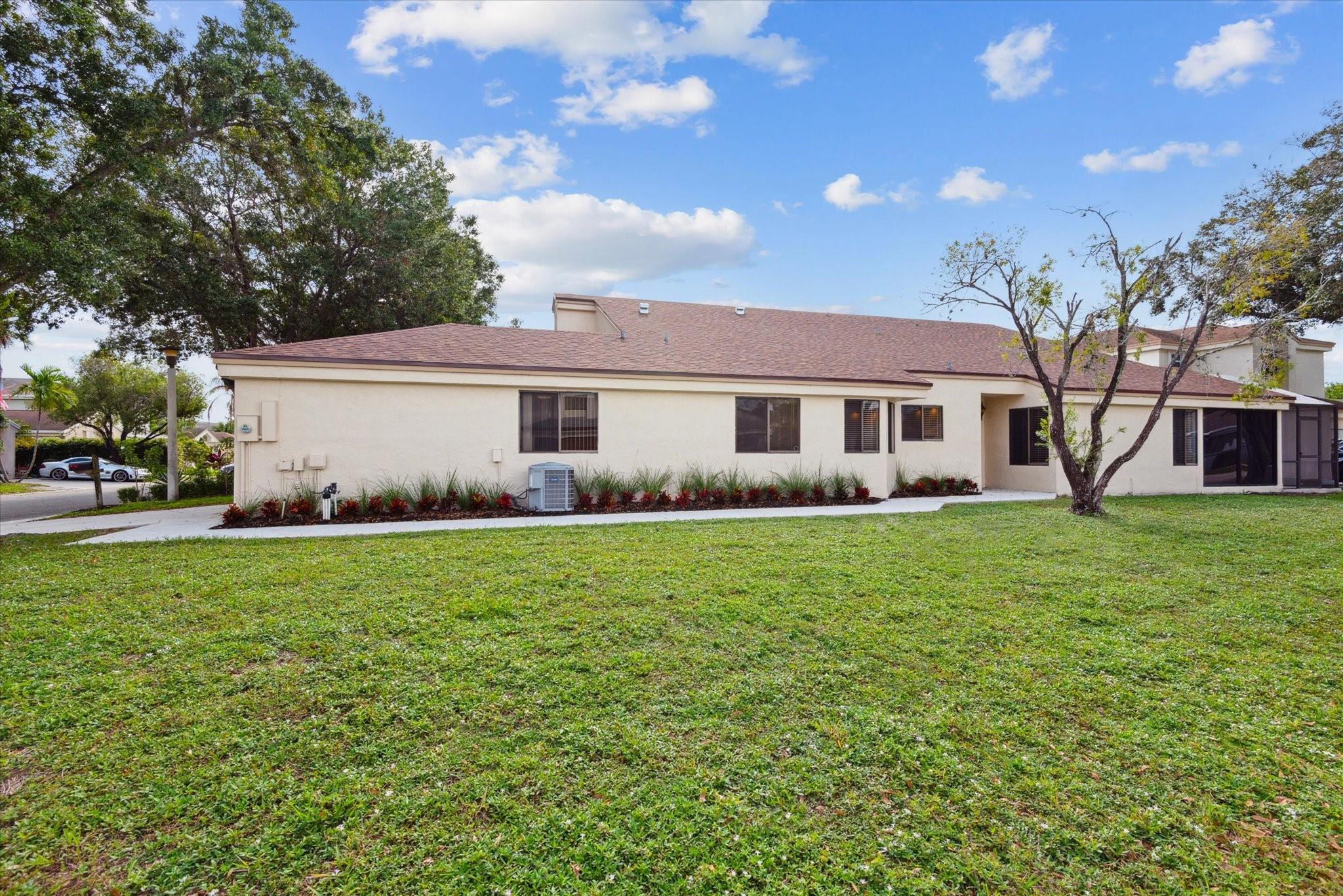 2051 NW 38th Avenue