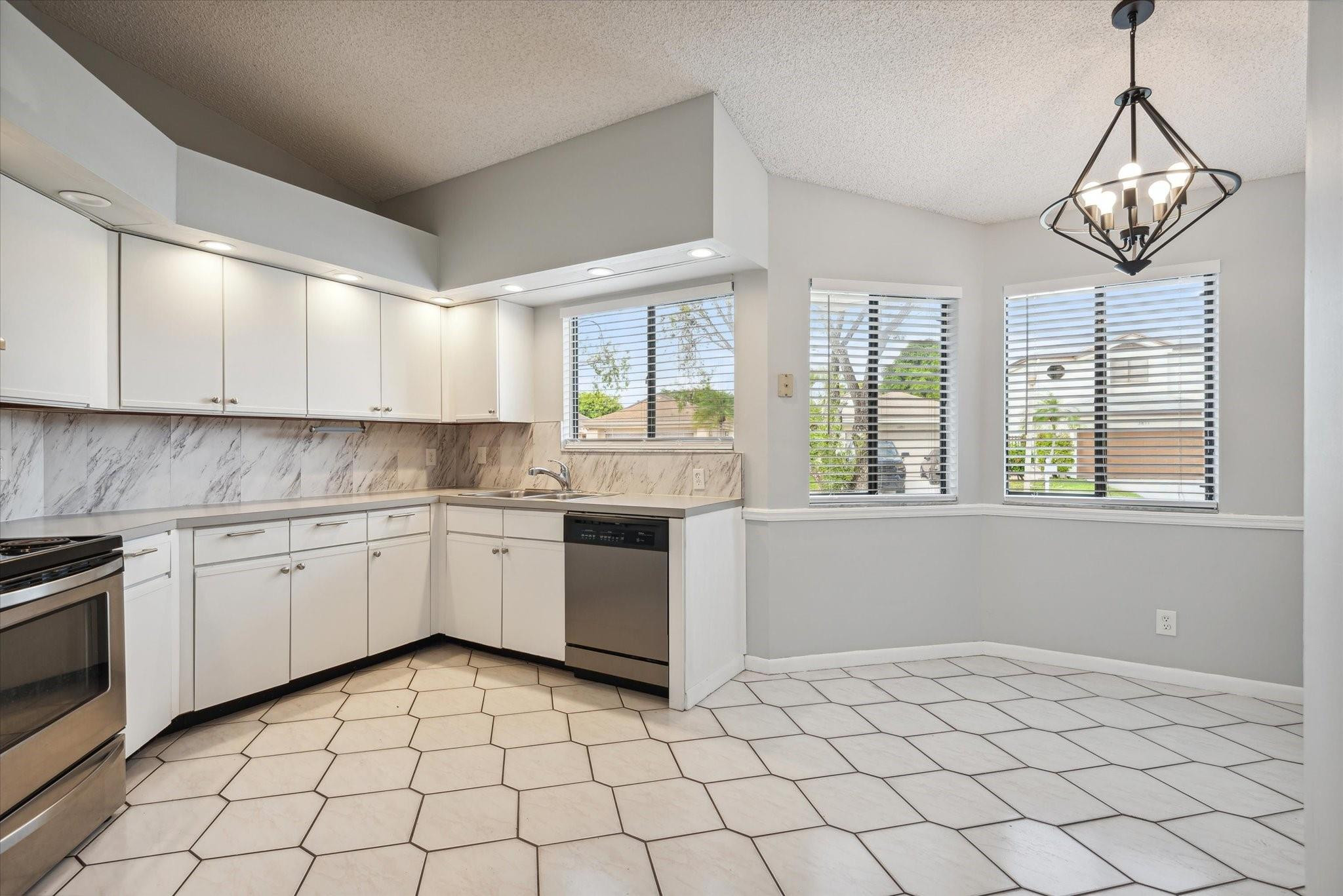 2051 NW 38th Avenue