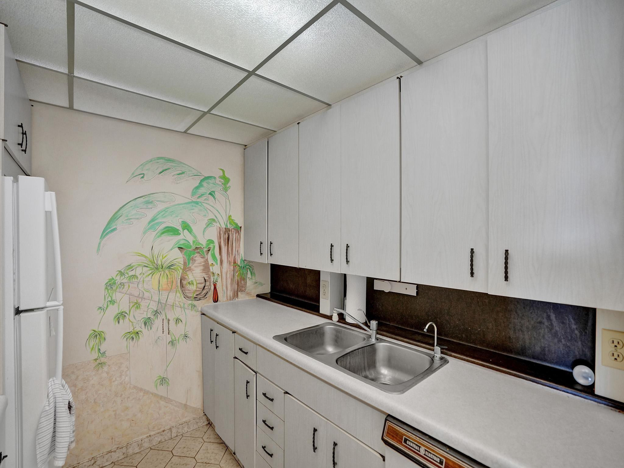 2801 Victoria Way F2
