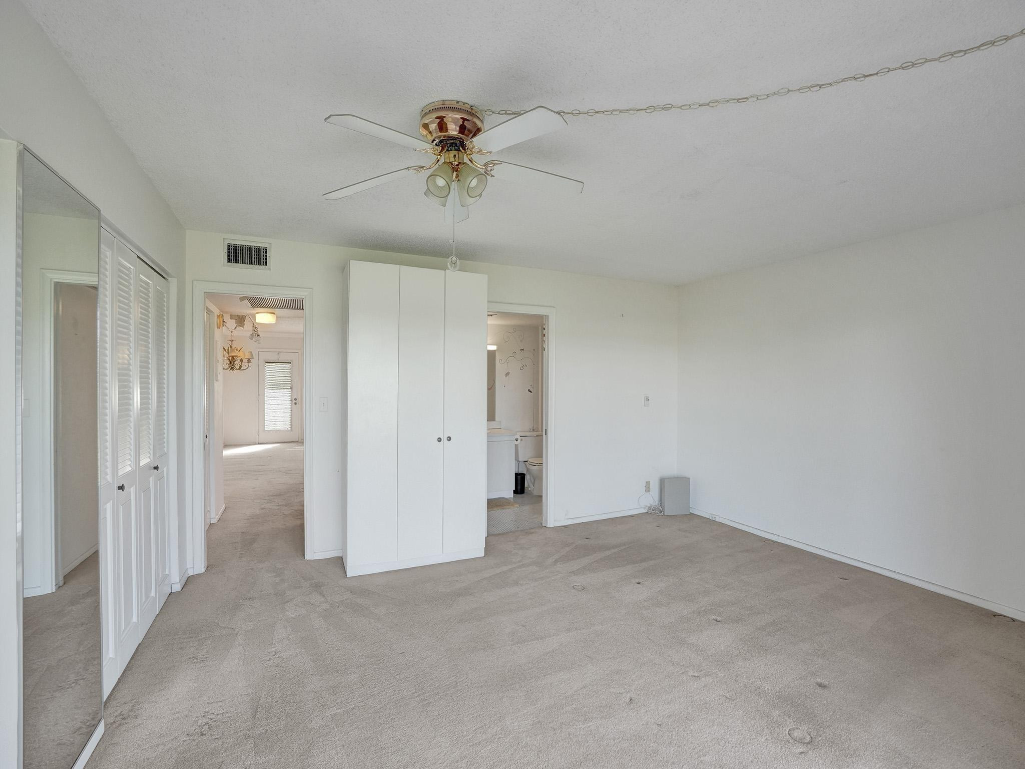 2801 Victoria Way F2