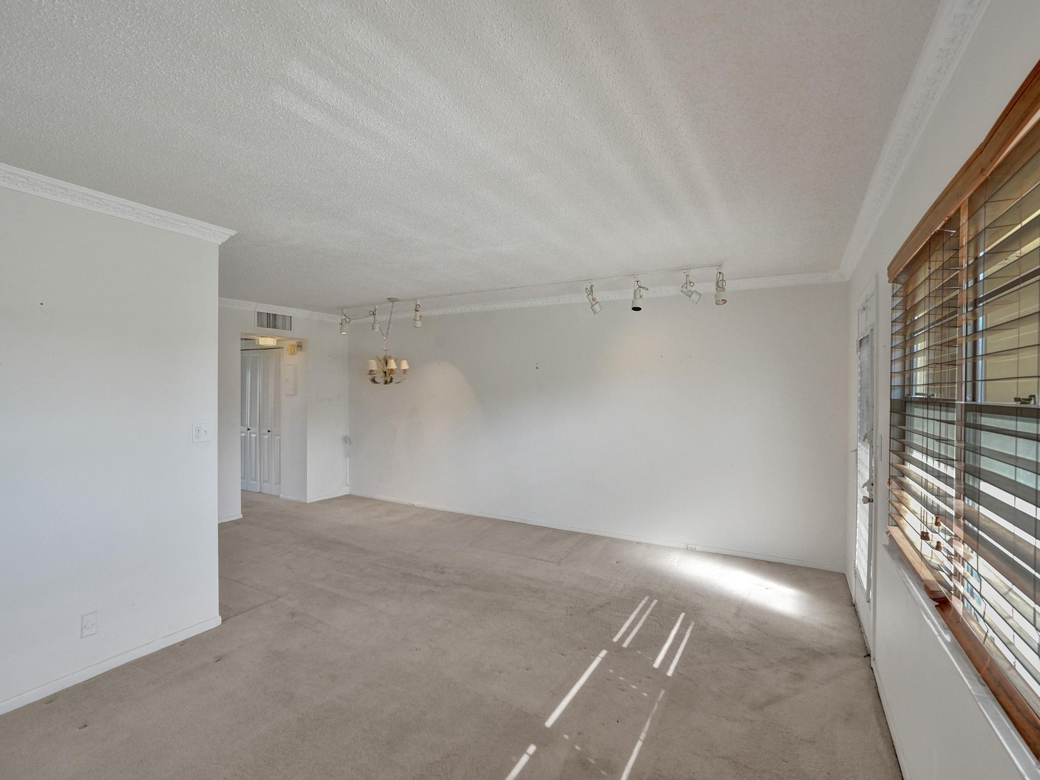 2801 Victoria Way F2