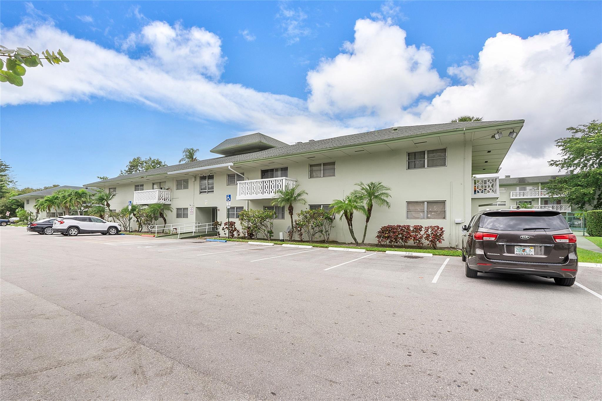 4200 NW 3rd Court 128