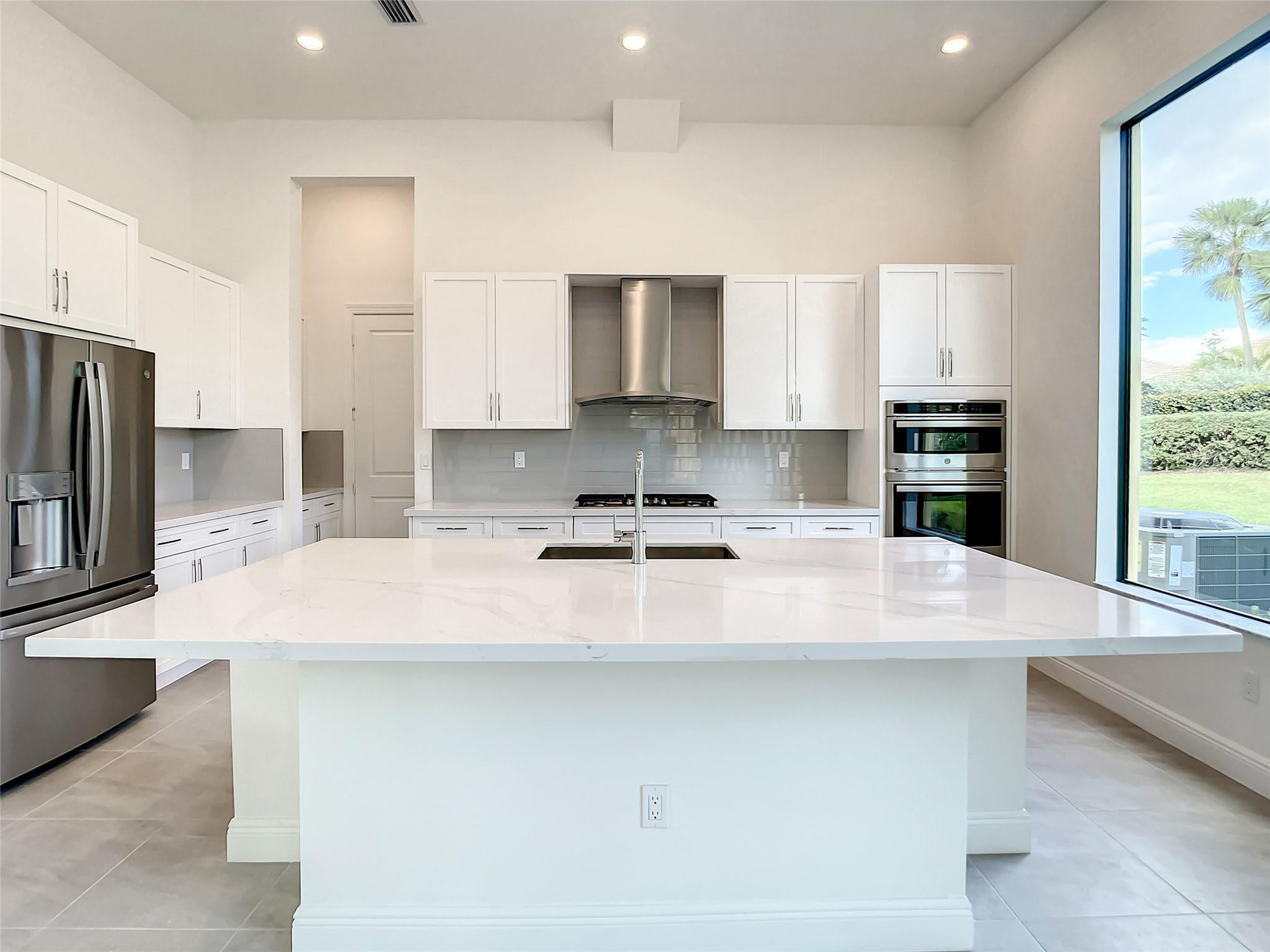 9180 Parkland Bay Drive