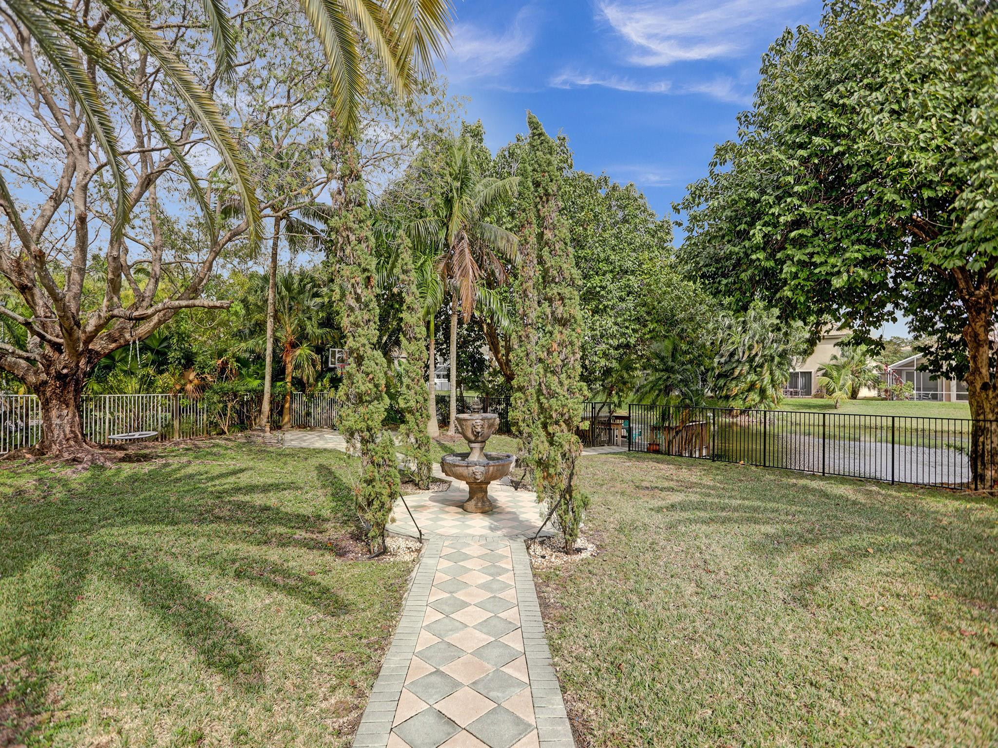 11809 NW 11 Court