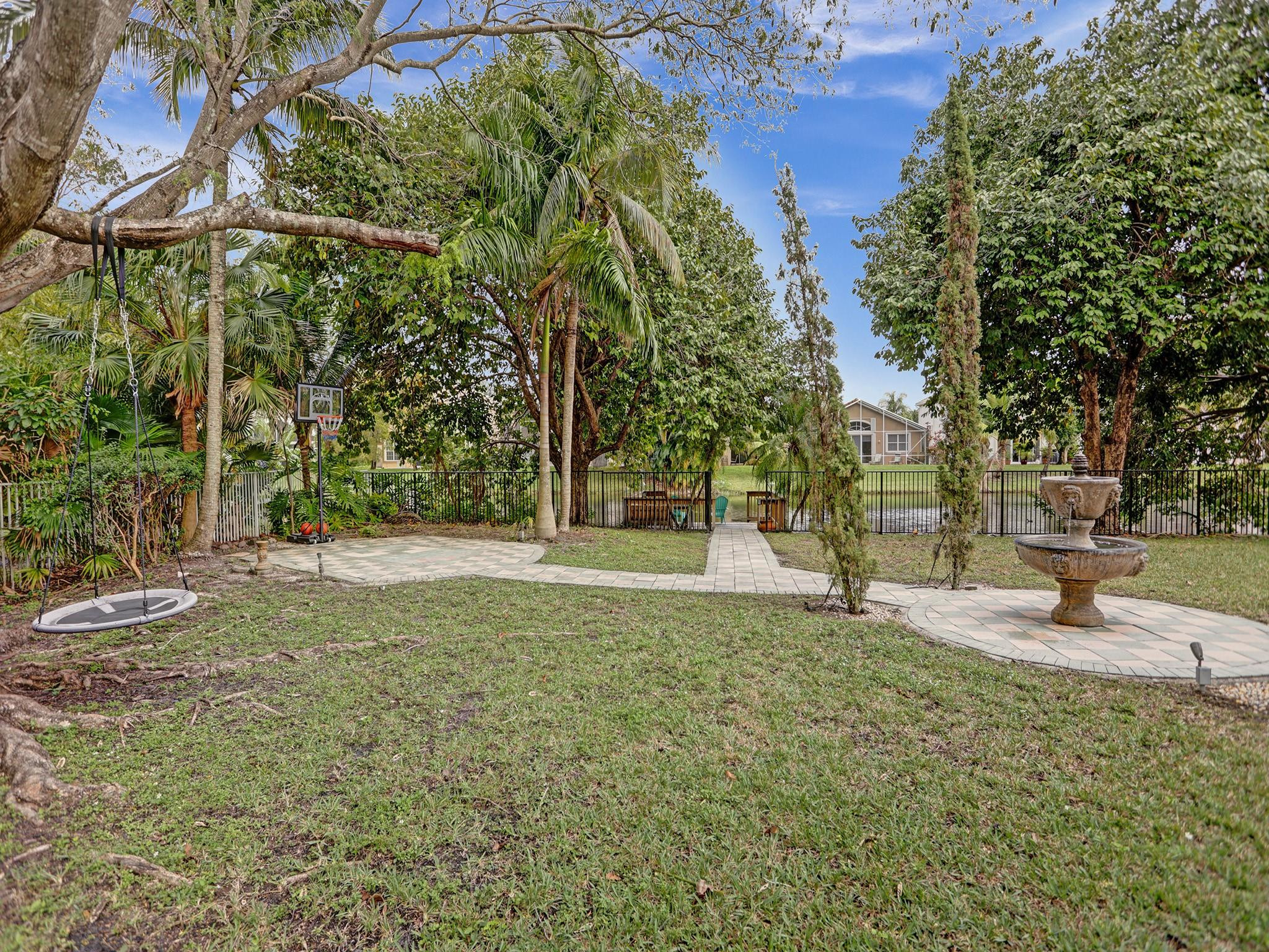 11809 NW 11 Court