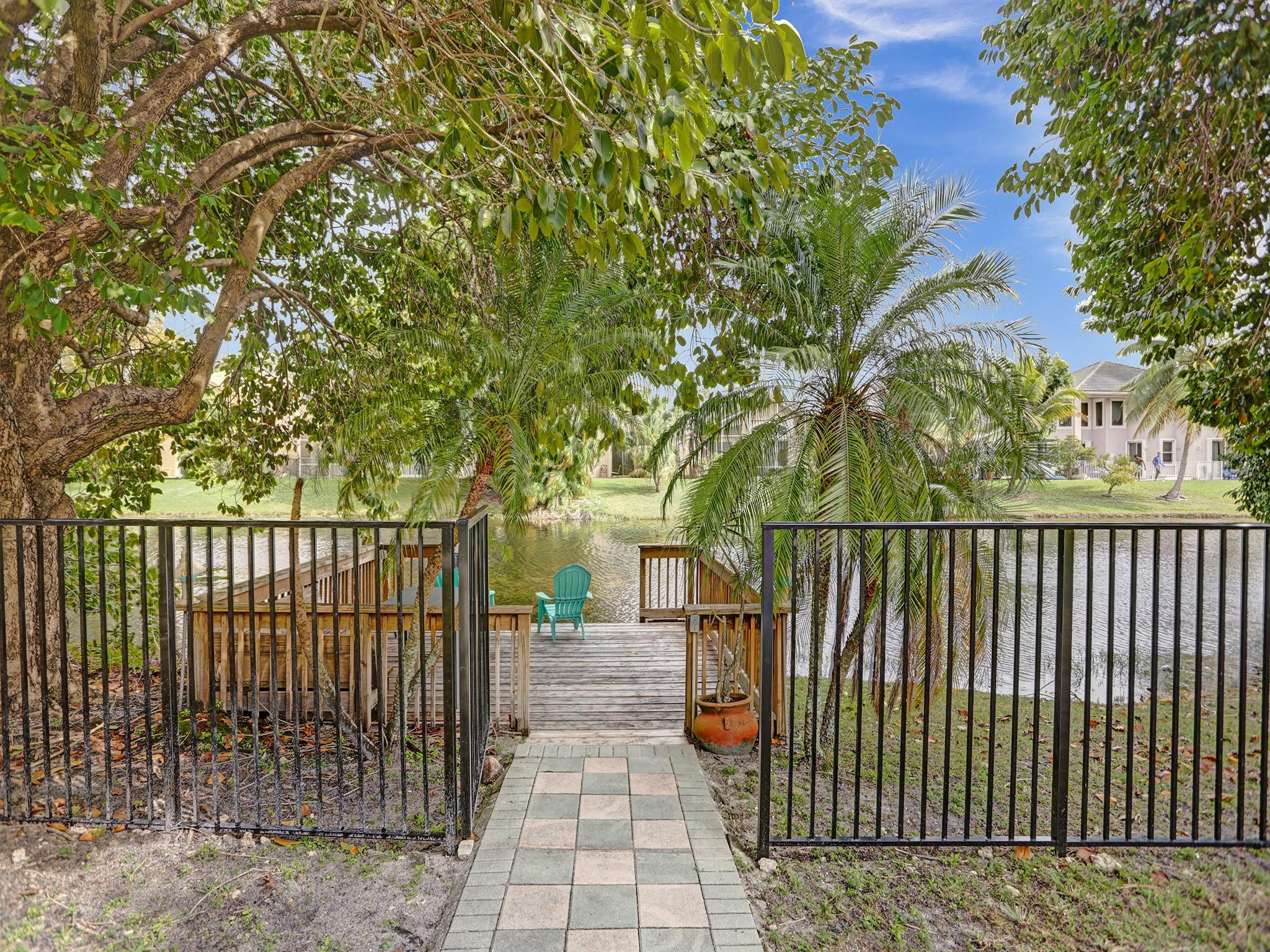 11809 NW 11 Court