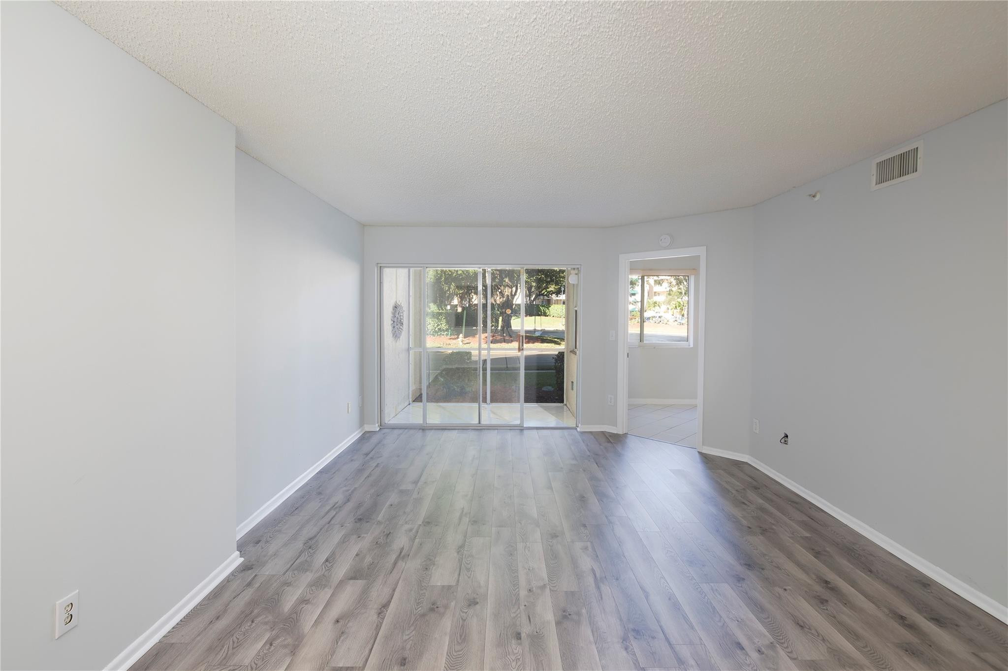 9511 Weldon Circle 102