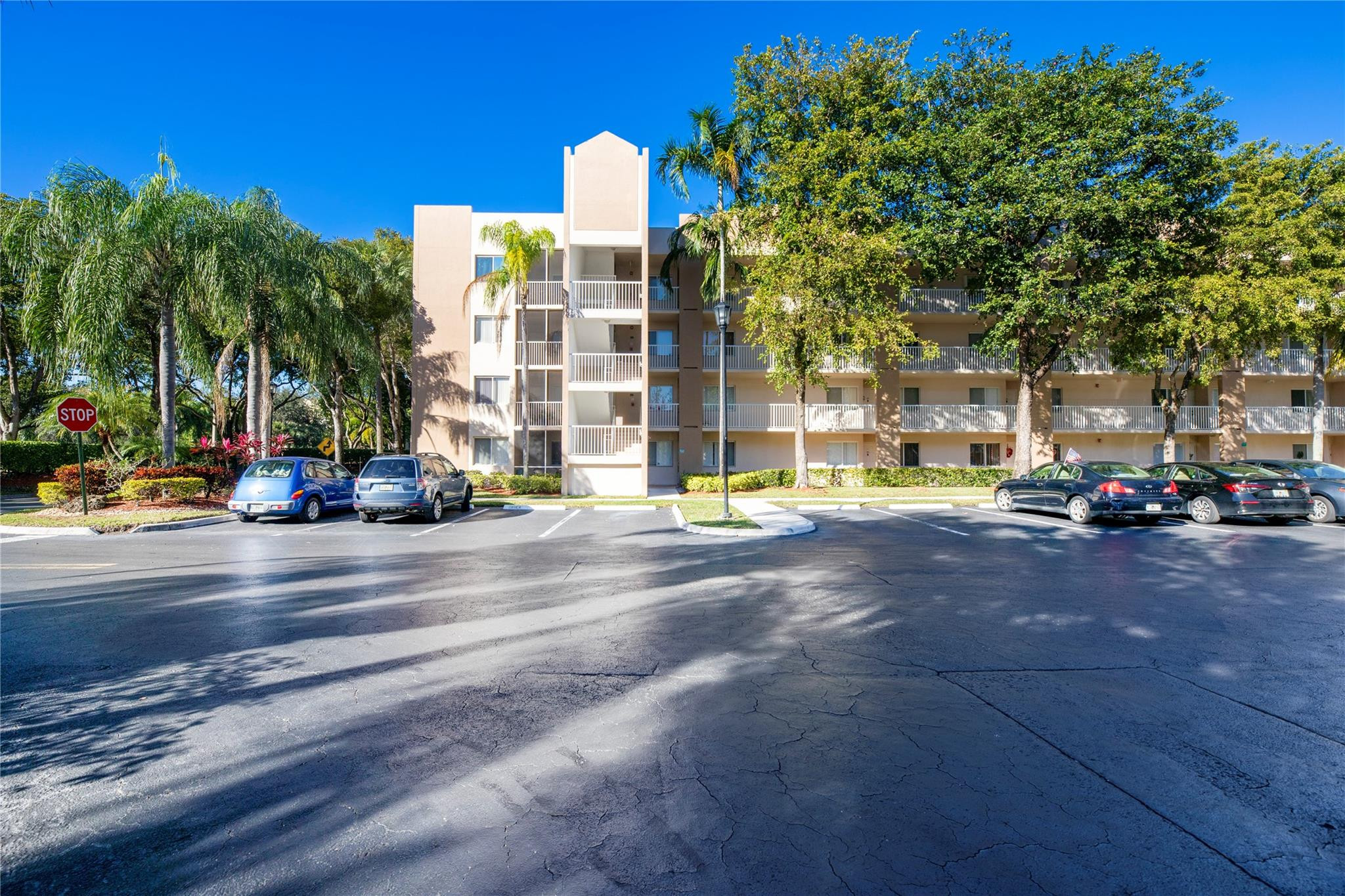 9511 Weldon Circle 102
